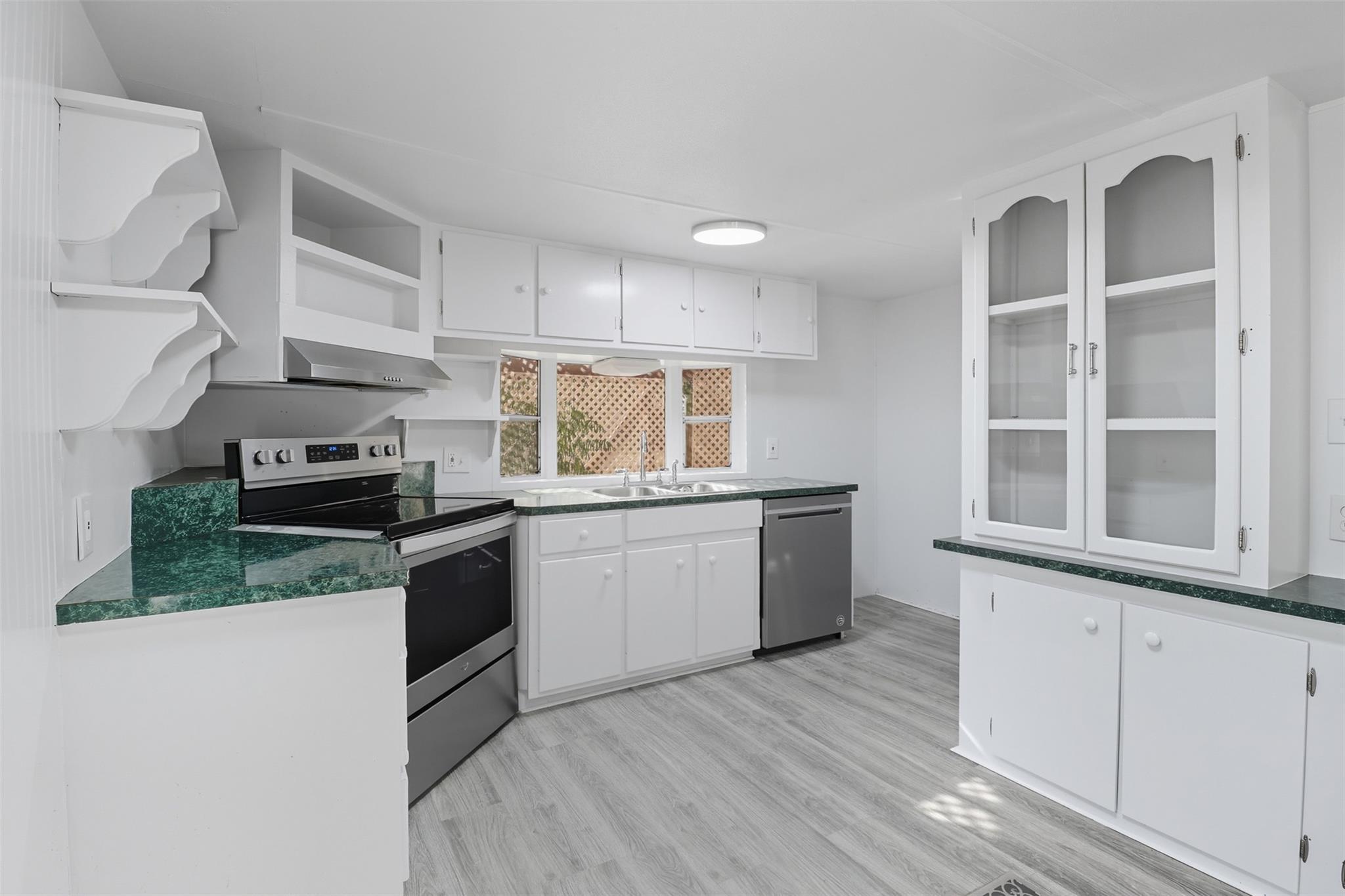 703 & 703A Driftwood Ln, Cottonwood Shores, TX 78657