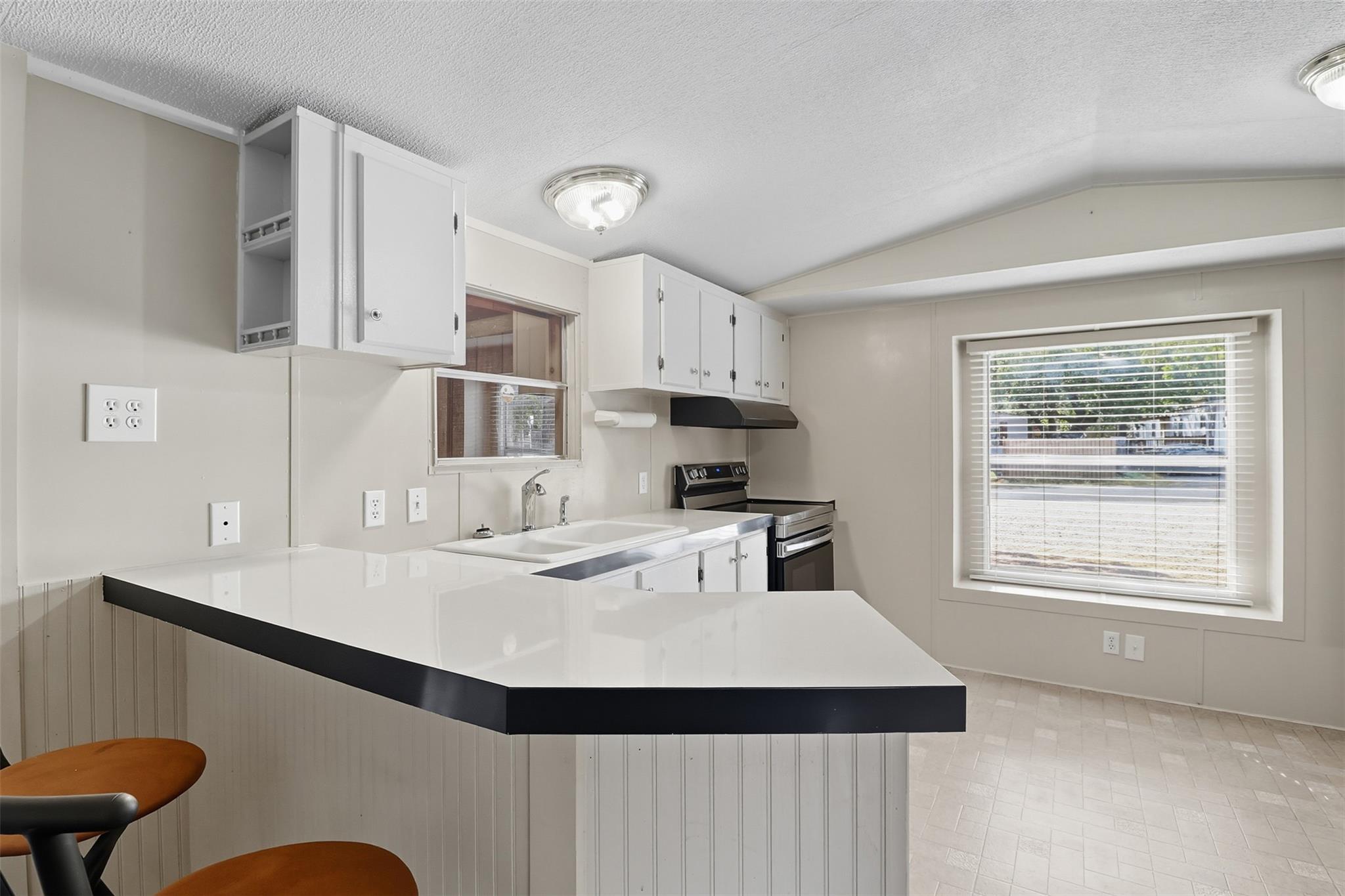 703 & 703A Driftwood Ln, Cottonwood Shores, TX 78657