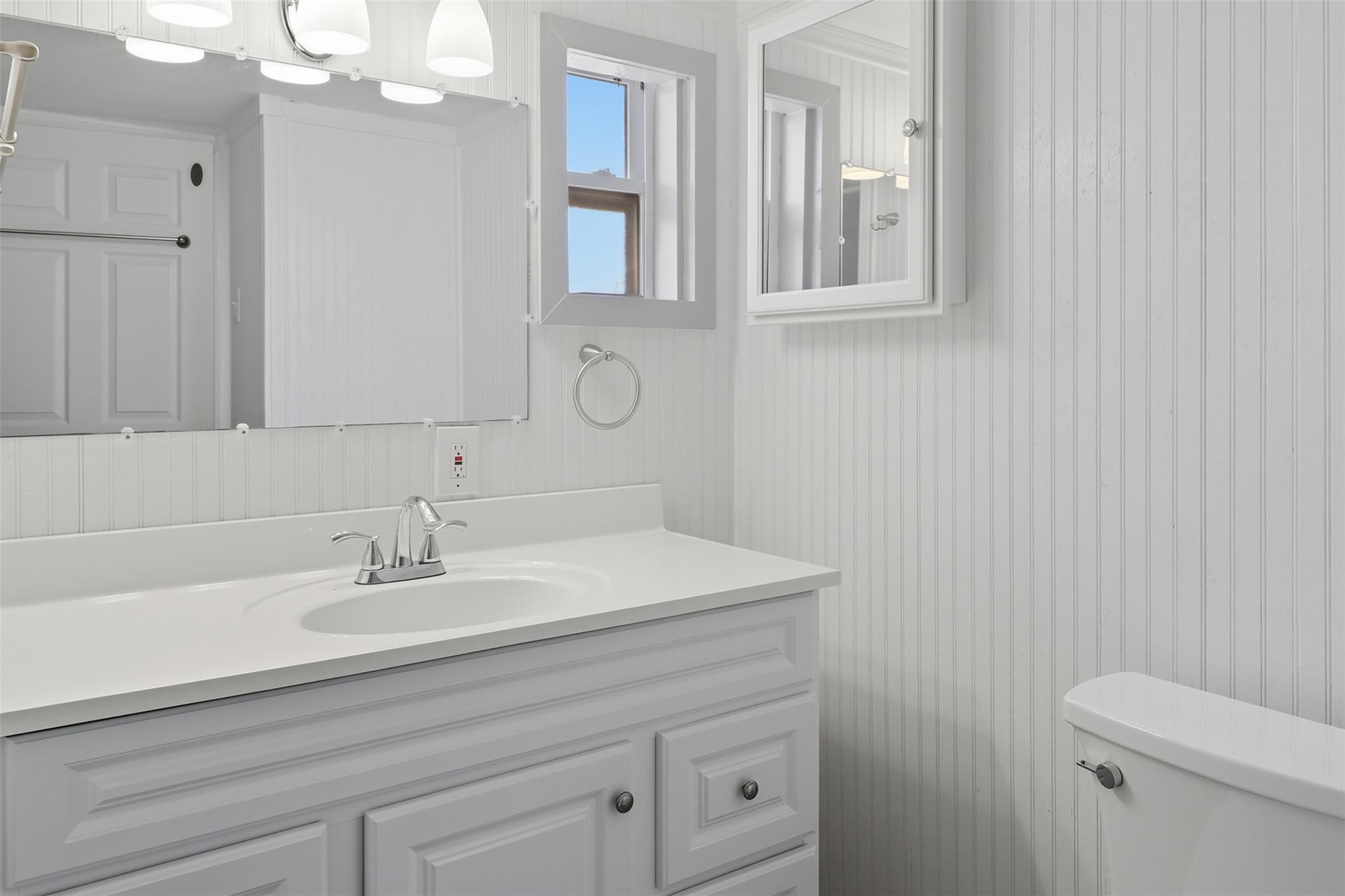 703 & 703A Driftwood Ln, Cottonwood Shores, TX 78657