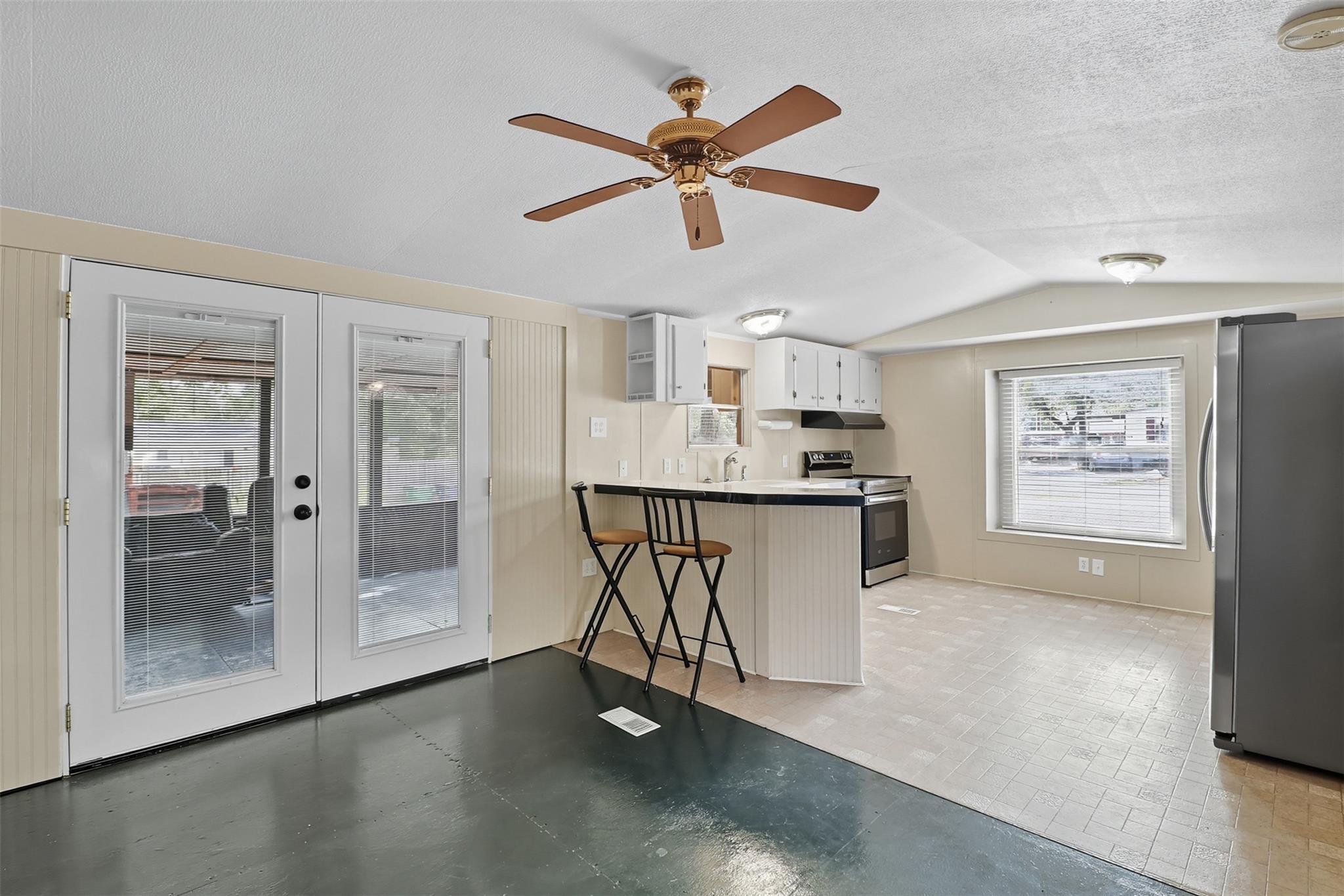 703 & 703A Driftwood Ln, Cottonwood Shores, TX 78657