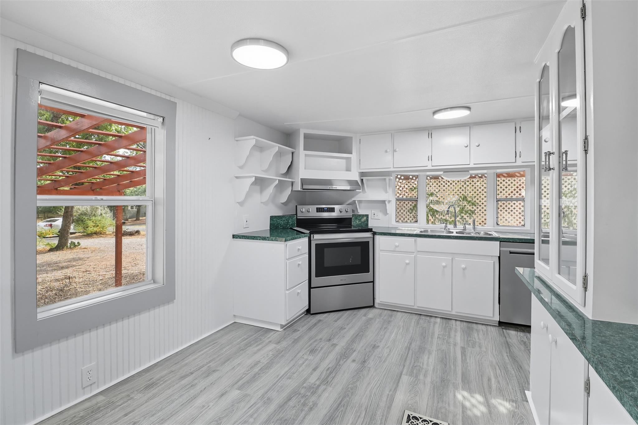 703 & 703A Driftwood Ln, Cottonwood Shores, TX 78657