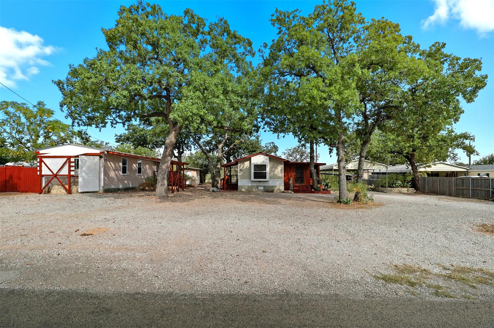 703 & 703A Driftwood Ln, Cottonwood Shores, TX 78657
