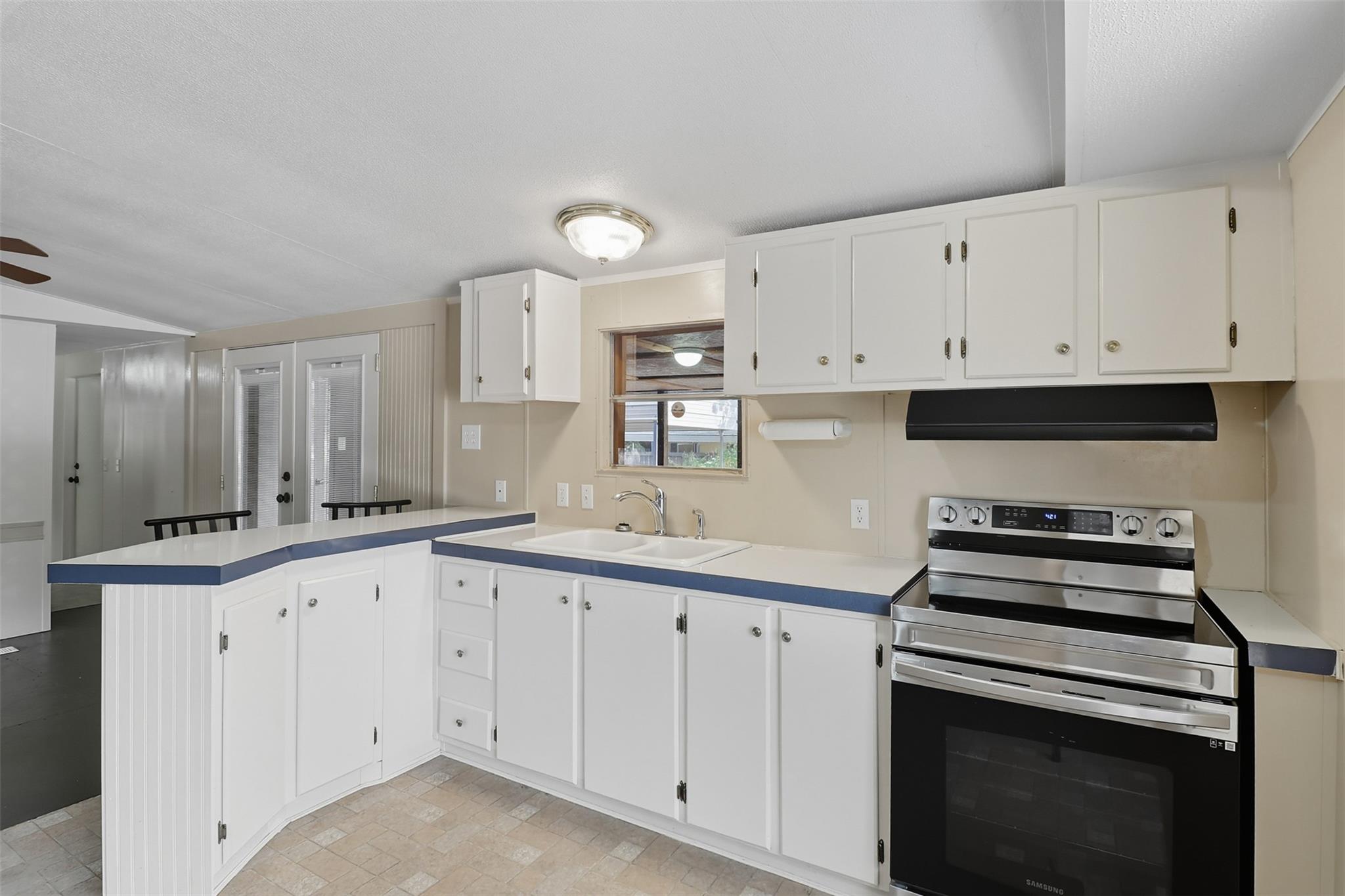 703 & 703A Driftwood Ln, Cottonwood Shores, TX 78657