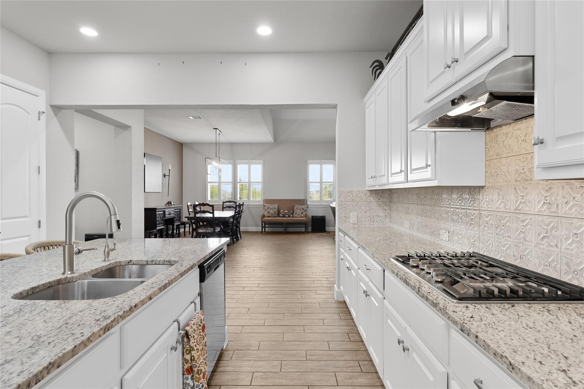 604 Academy Oaks Dr, San Marcos, TX 78666