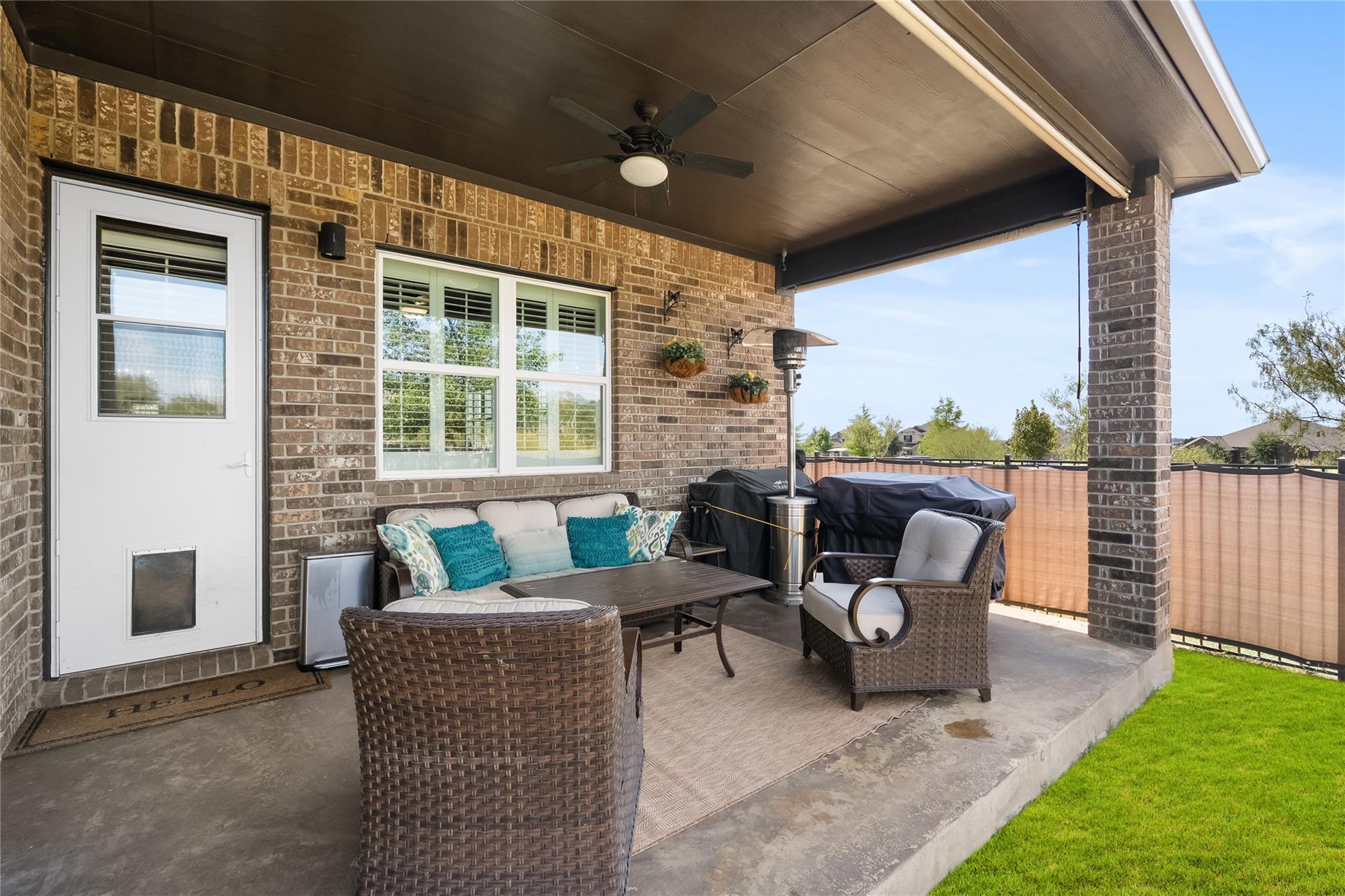 604 Academy Oaks Dr, San Marcos, TX 78666