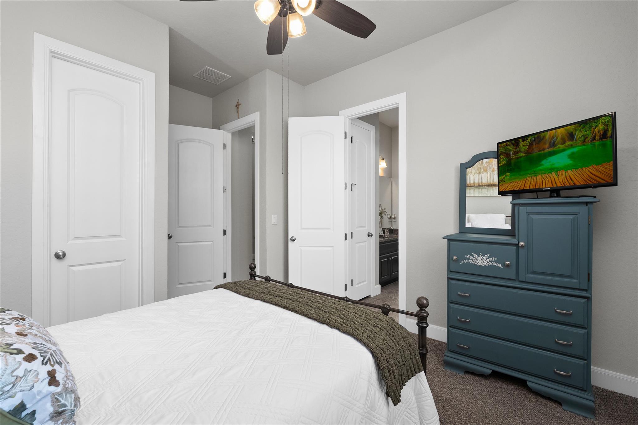 604 Academy Oaks Dr, San Marcos, TX 78666