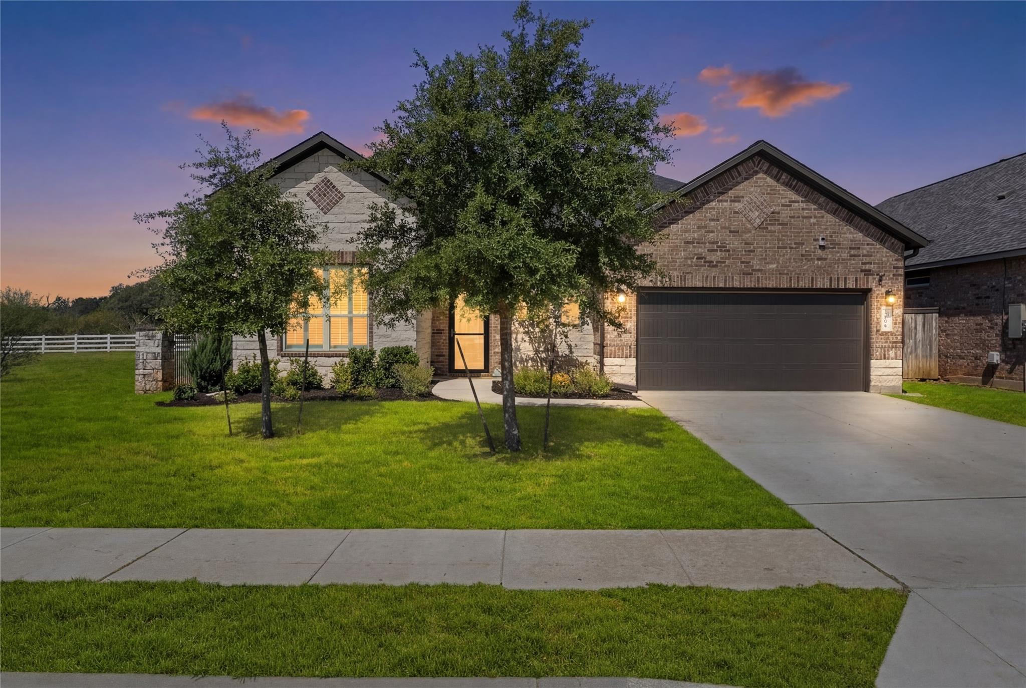 604 Academy Oaks Dr, San Marcos, TX 78666