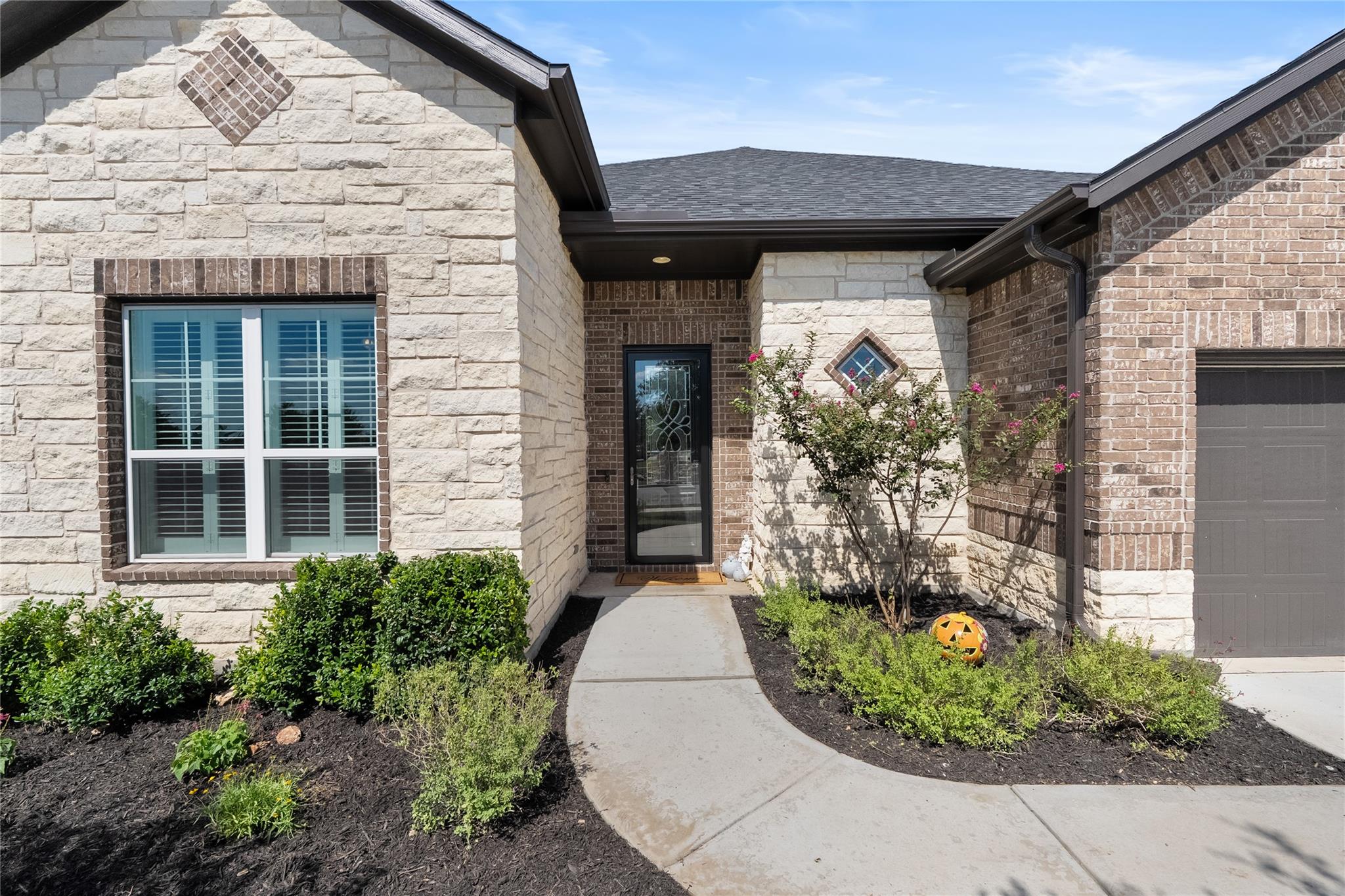 604 Academy Oaks Dr, San Marcos, TX 78666