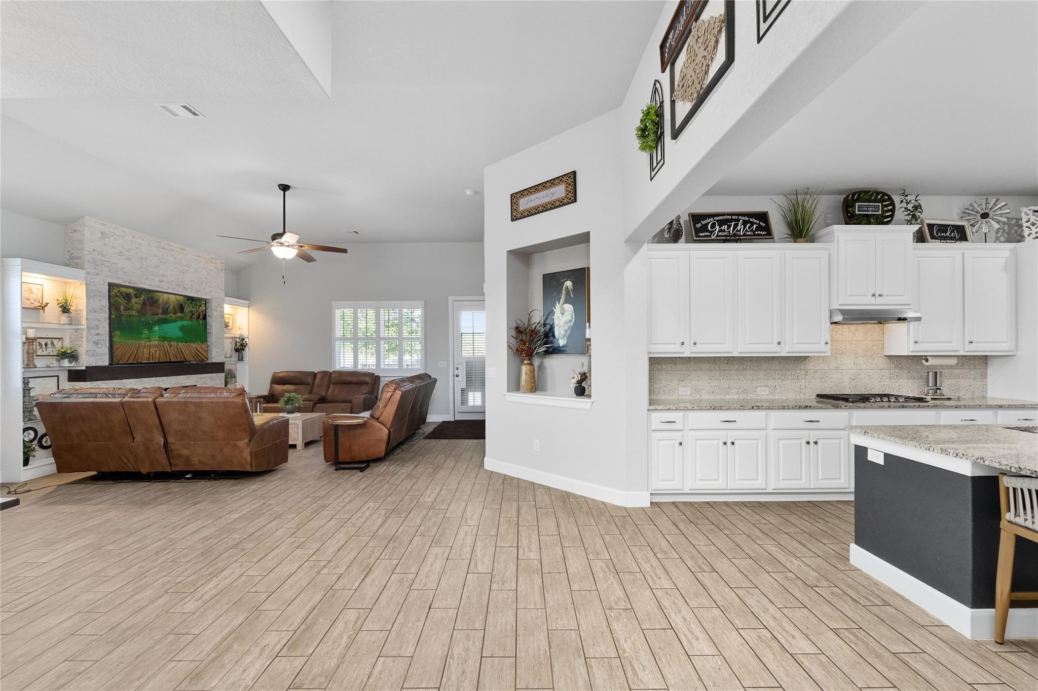 604 Academy Oaks Dr, San Marcos, TX 78666