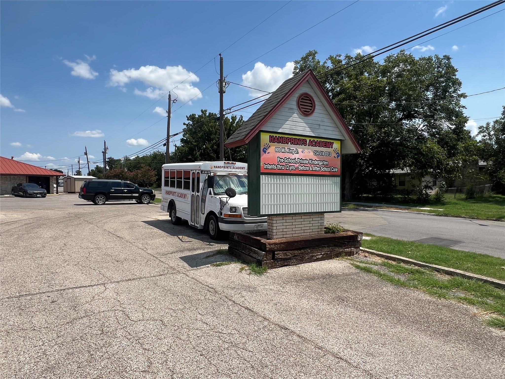 809 M L King Jr Dr, Copperas Cove, TX 76522