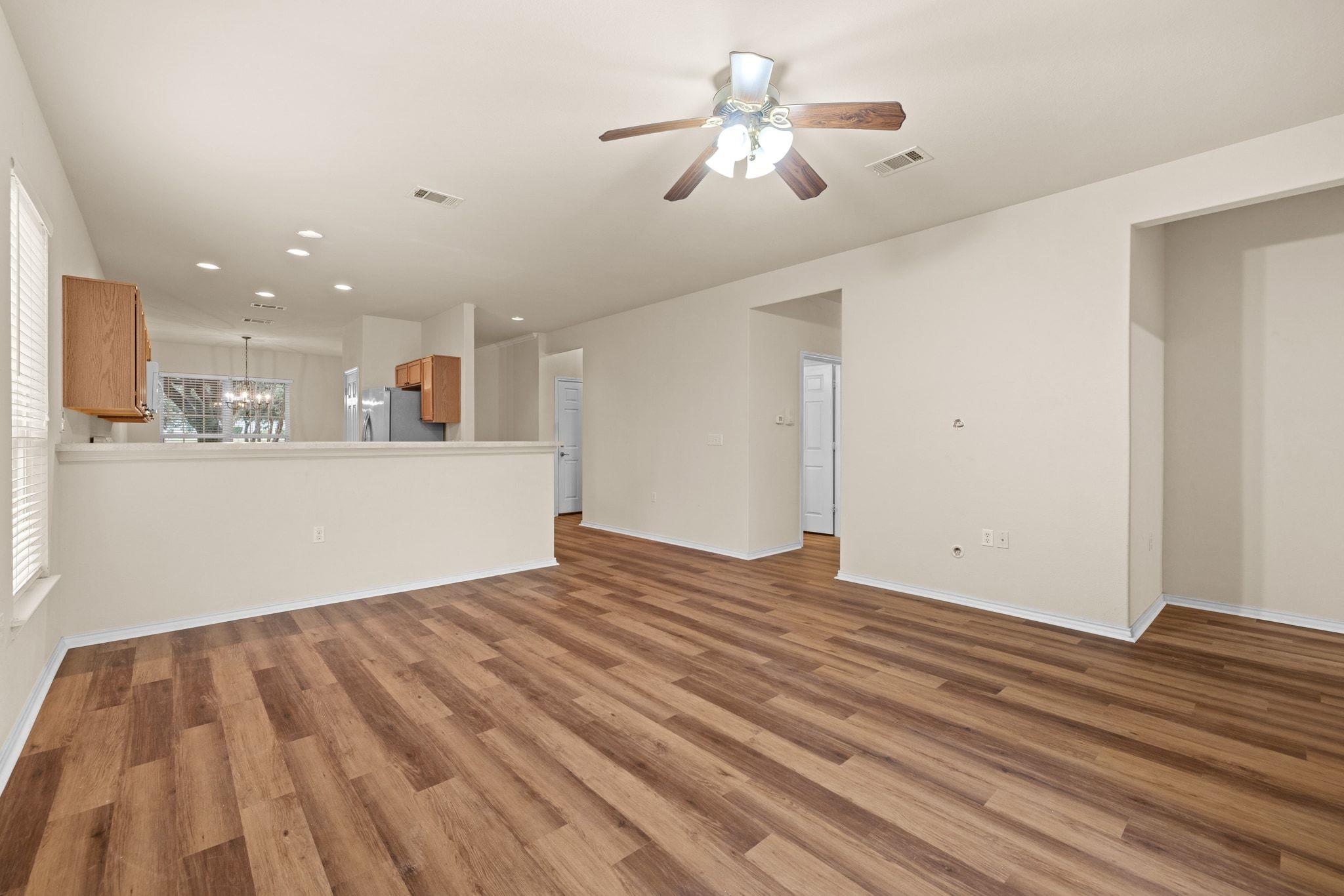 107 Sunny Side Bnd, Georgetown, TX 78633