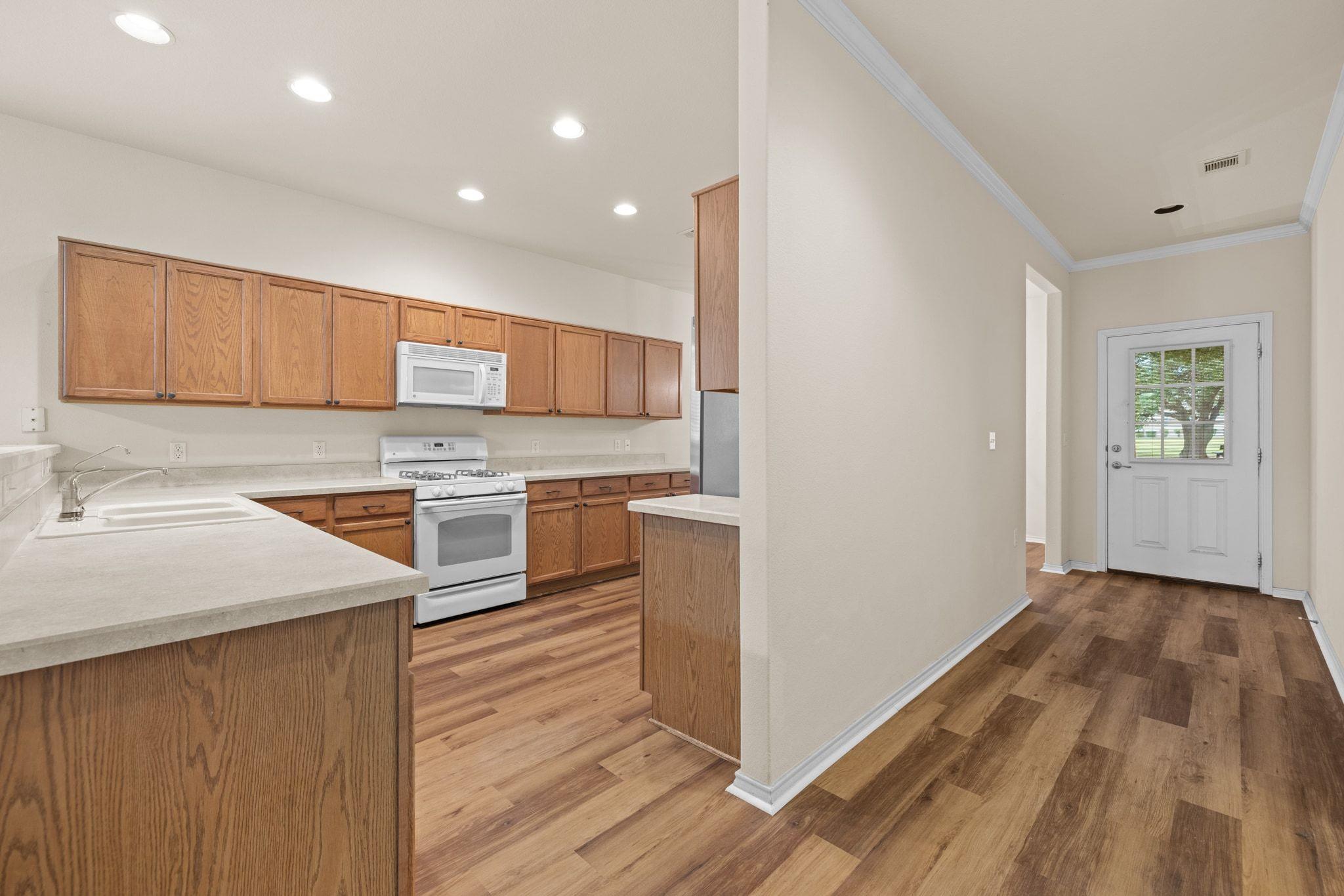 107 Sunny Side Bnd, Georgetown, TX 78633