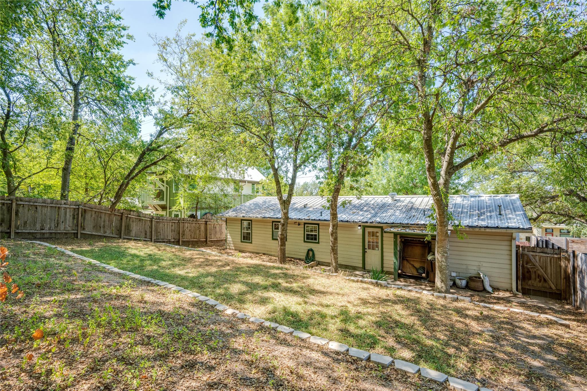 2903 S 5th St, Austin, TX 78704