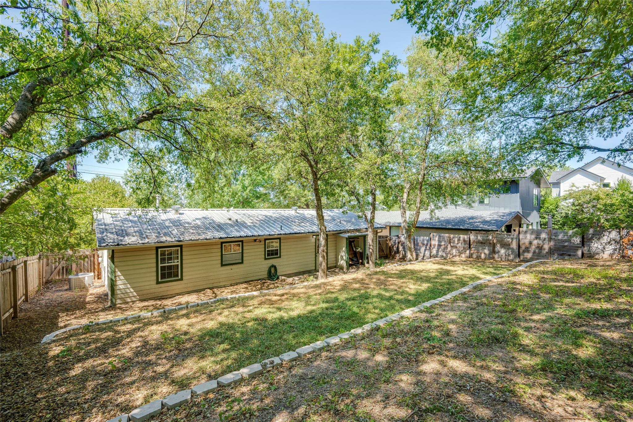 2903 S 5th St, Austin, TX 78704