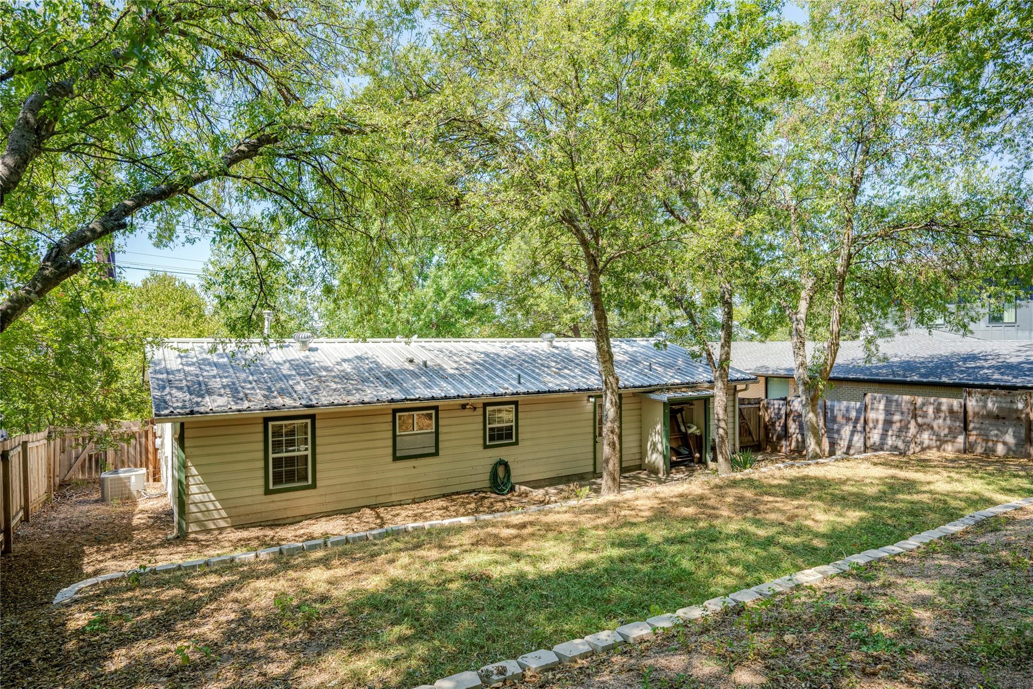 2903 S 5th St, Austin, TX 78704