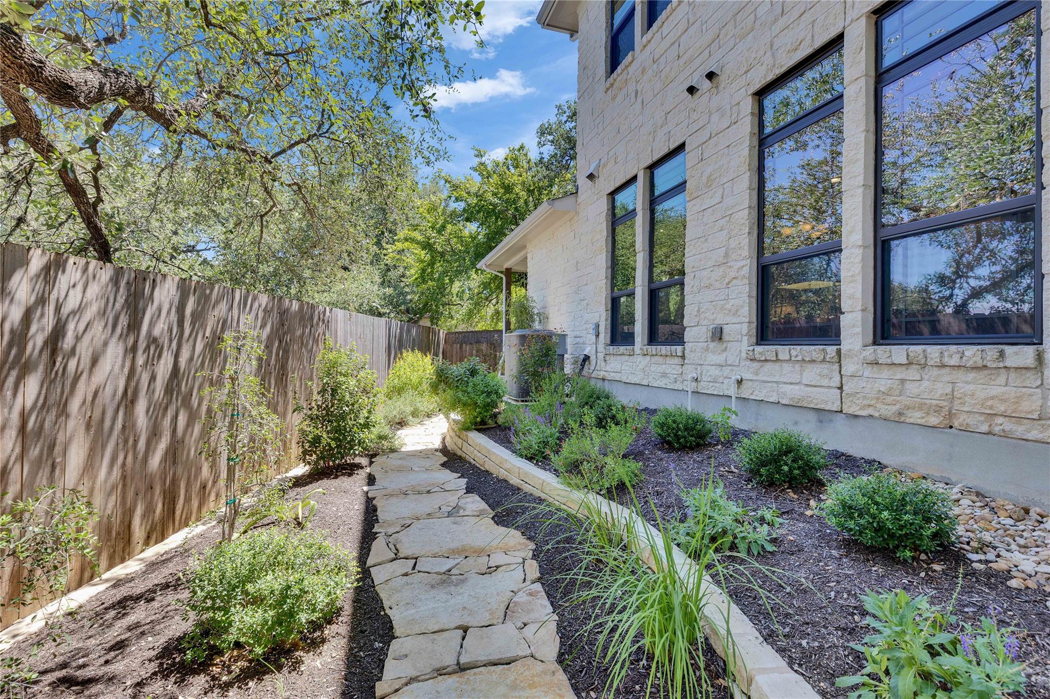 4323 Spicewood Springs Rd # 1, Austin, TX 78759