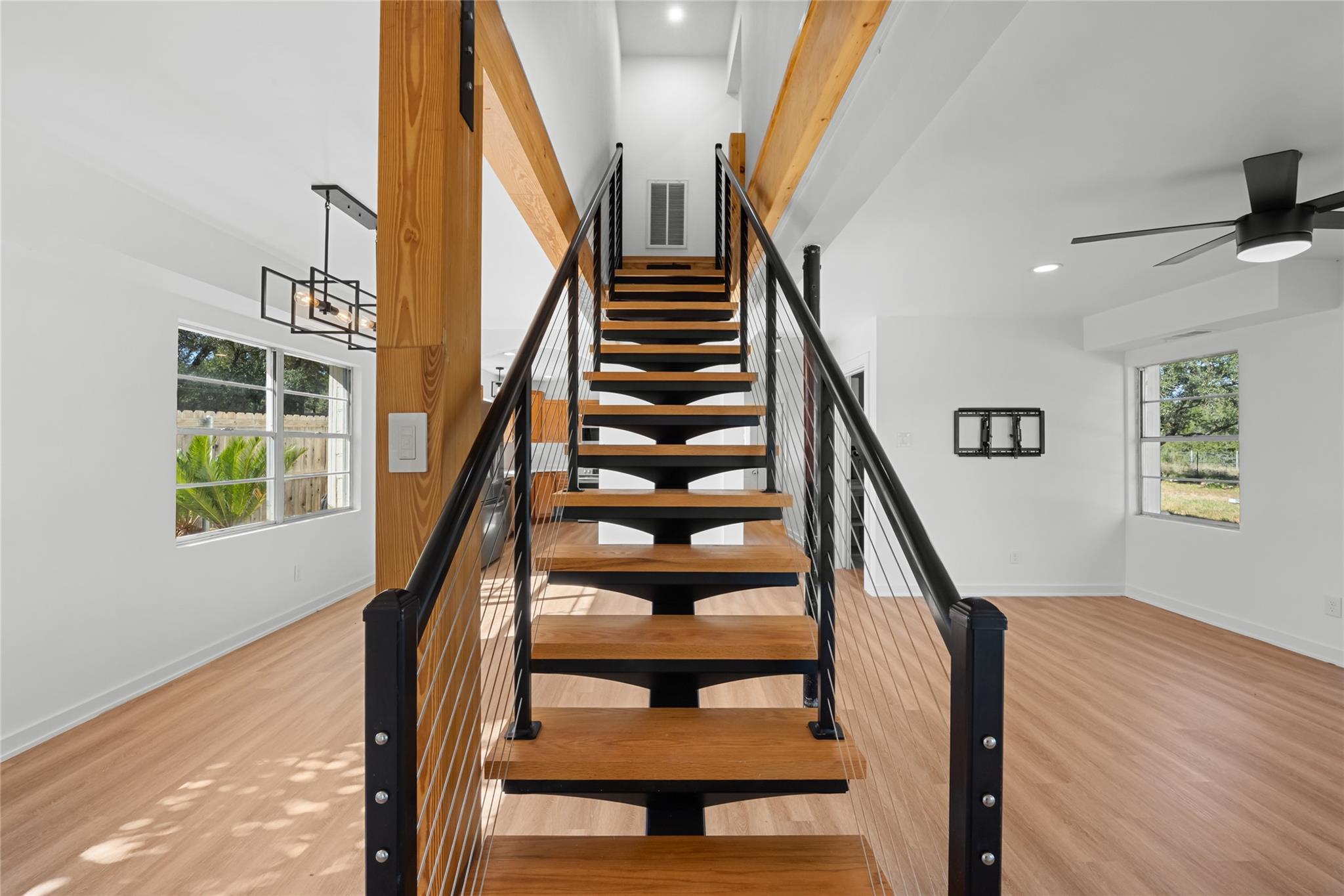 20204 Barnett Glenn Rd, Spicewood, TX 78669