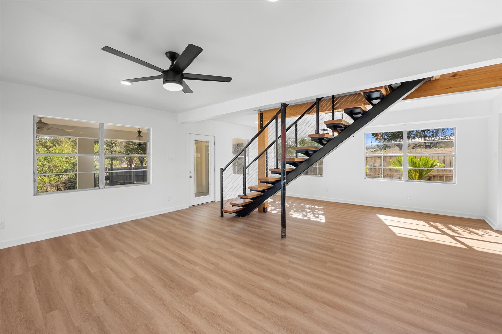 20204 Barnett Glenn Rd, Spicewood, TX 78669