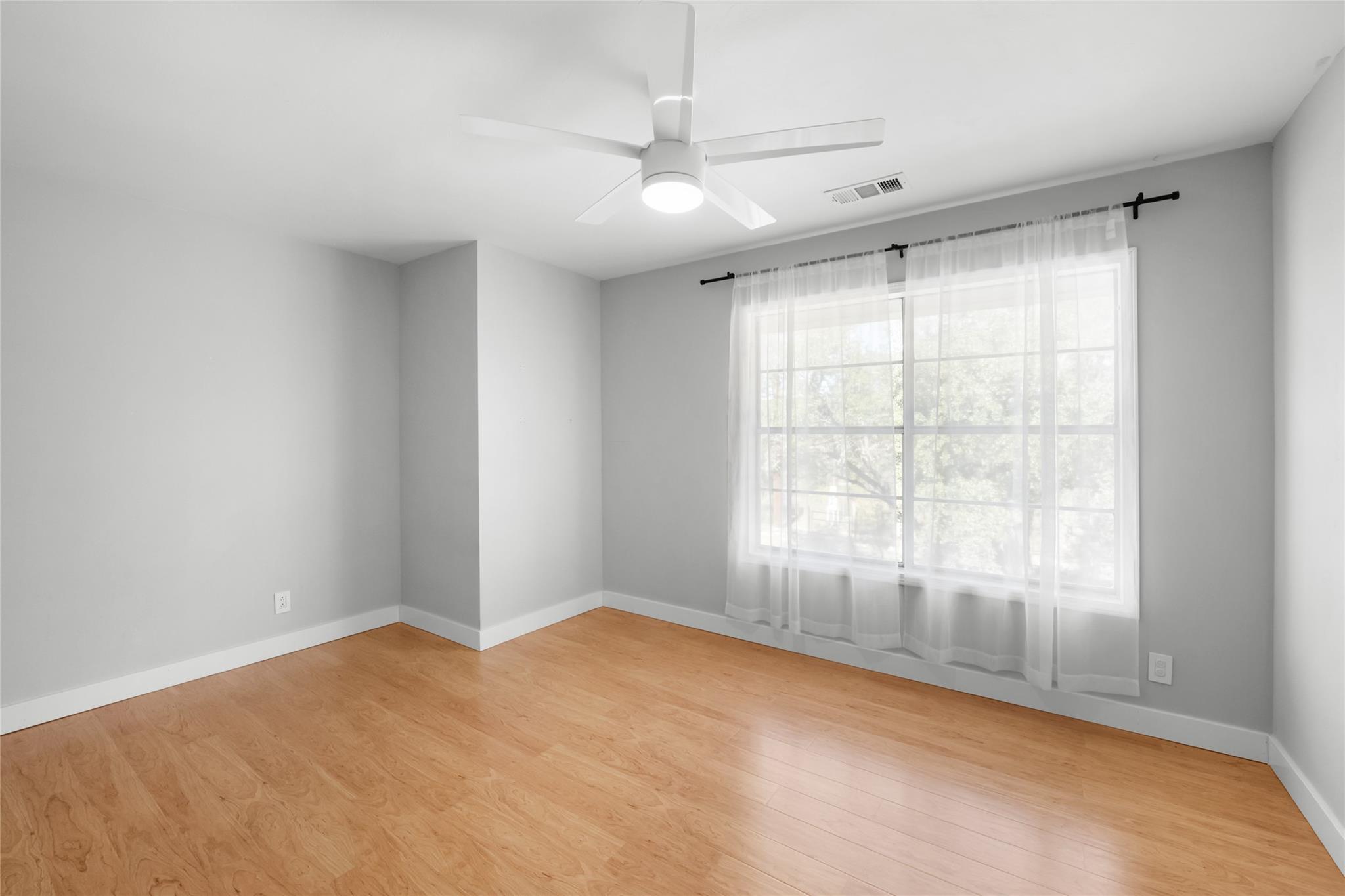 20204 Barnett Glenn Rd, Spicewood, TX 78669