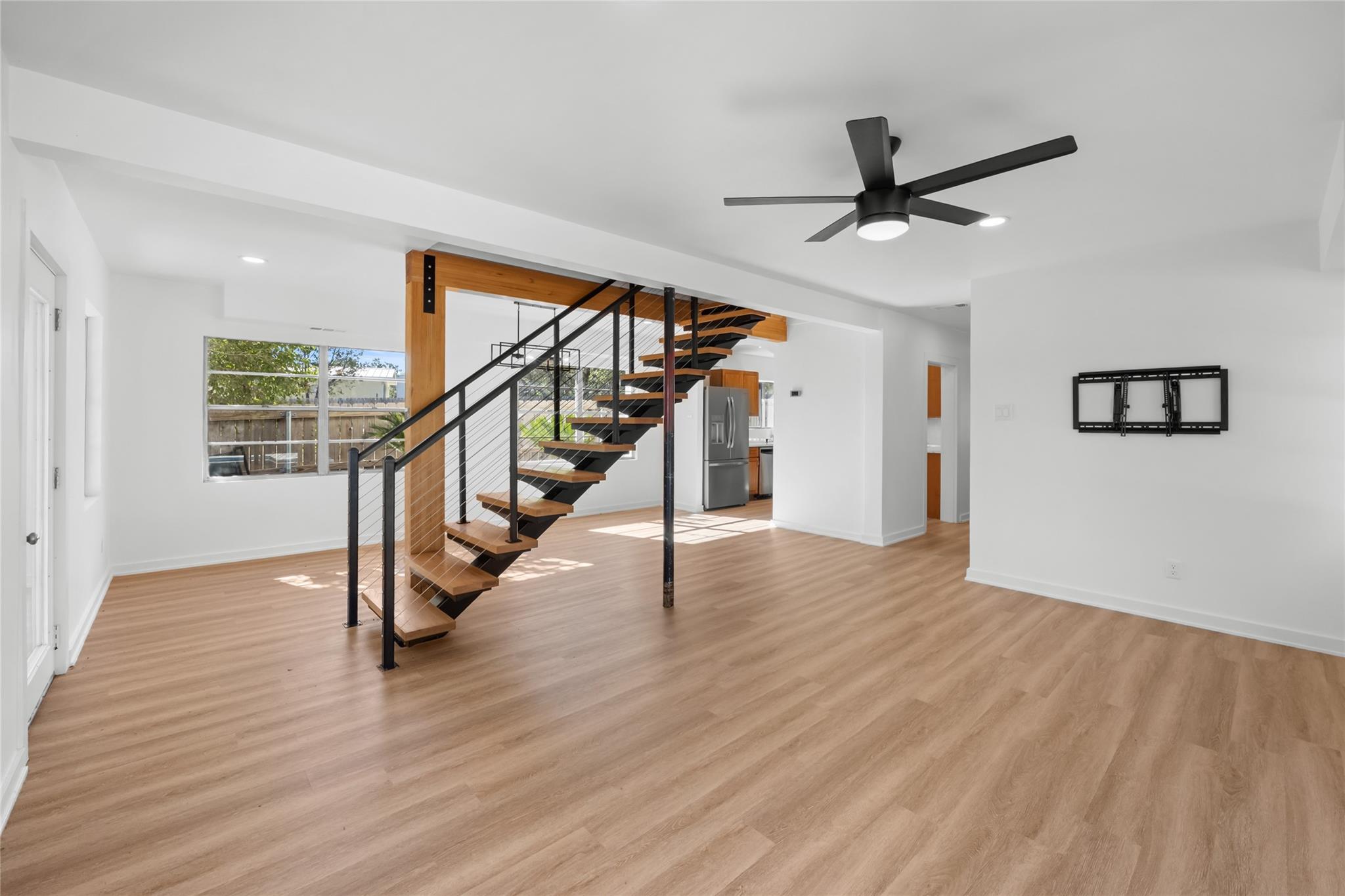 20204 Barnett Glenn Rd, Spicewood, TX 78669