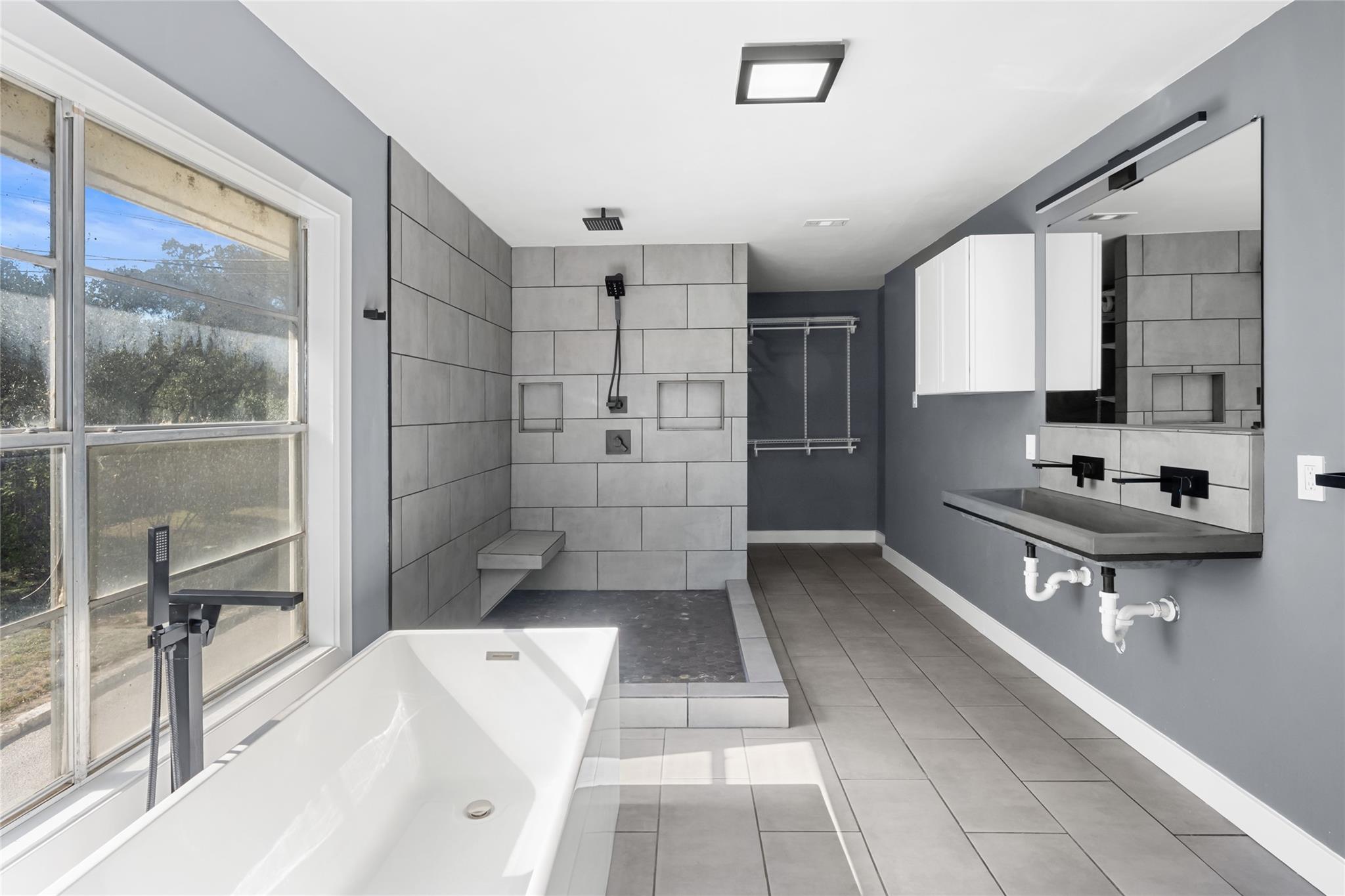 20204 Barnett Glenn Rd, Spicewood, TX 78669