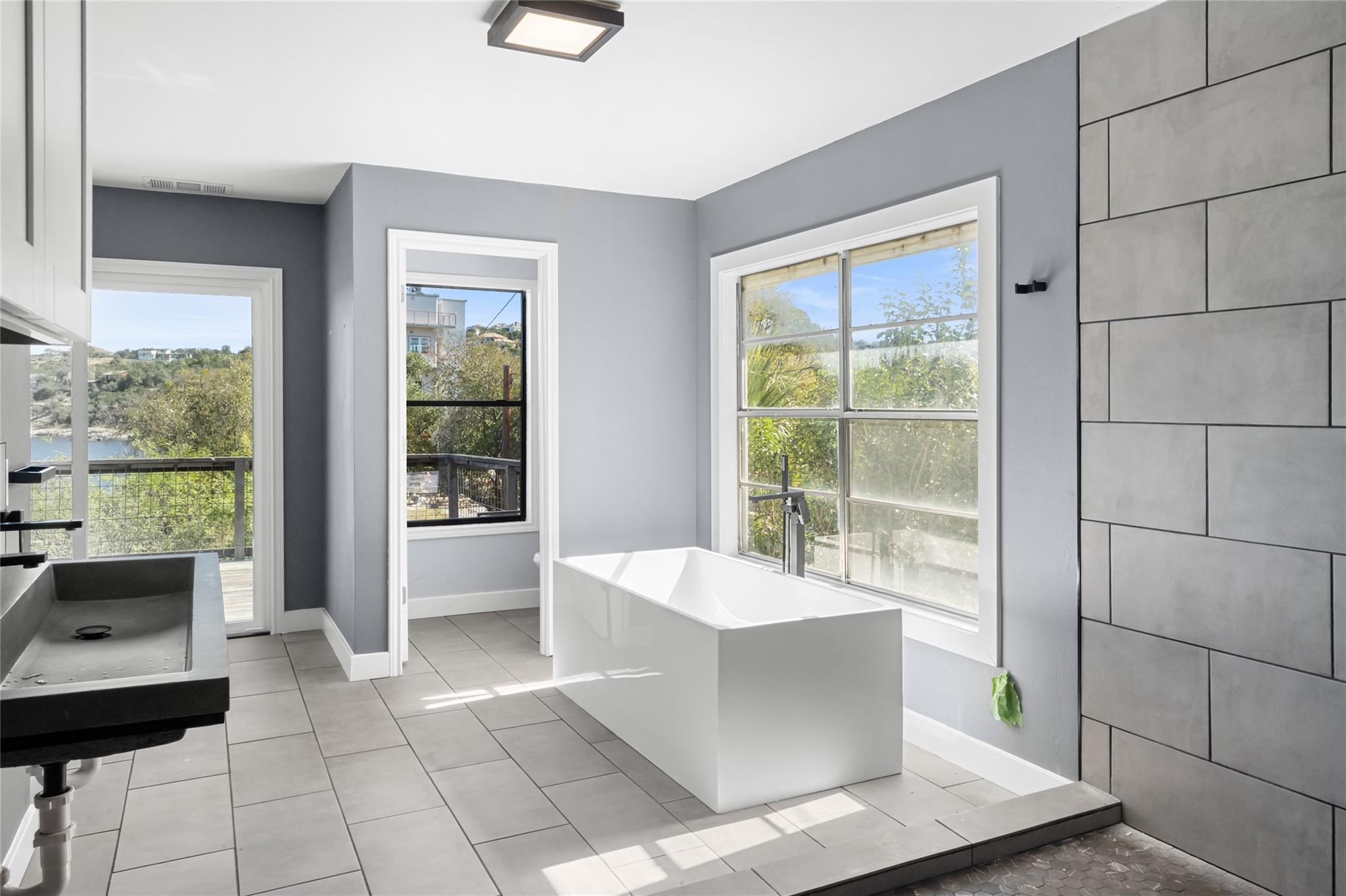 20204 Barnett Glenn Rd, Spicewood, TX 78669