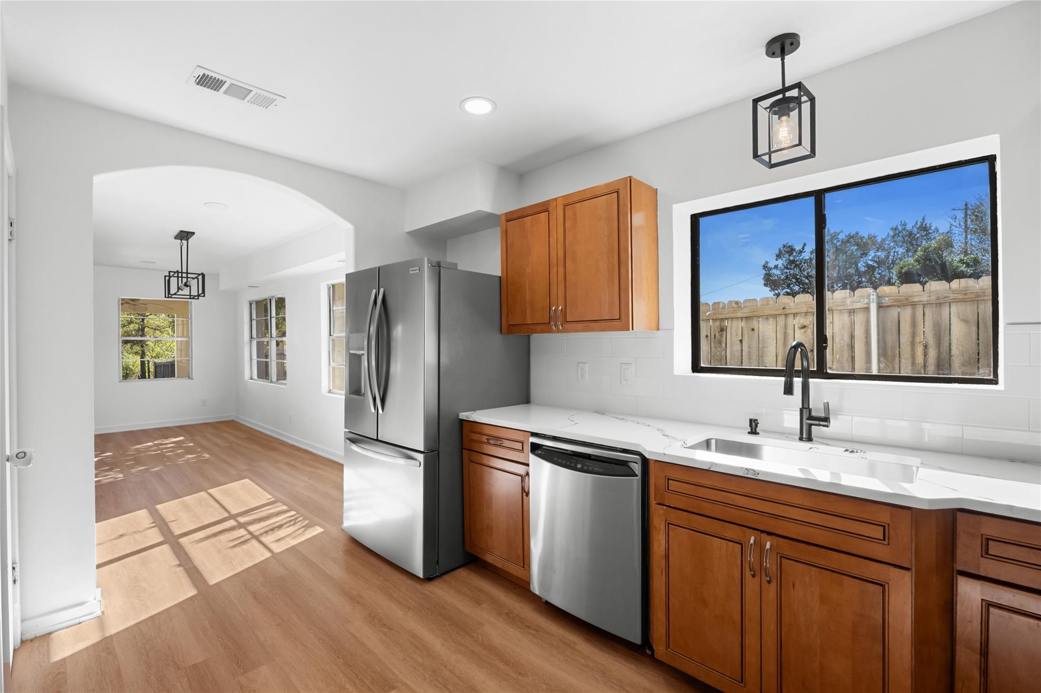 20204 Barnett Glenn Rd, Spicewood, TX 78669