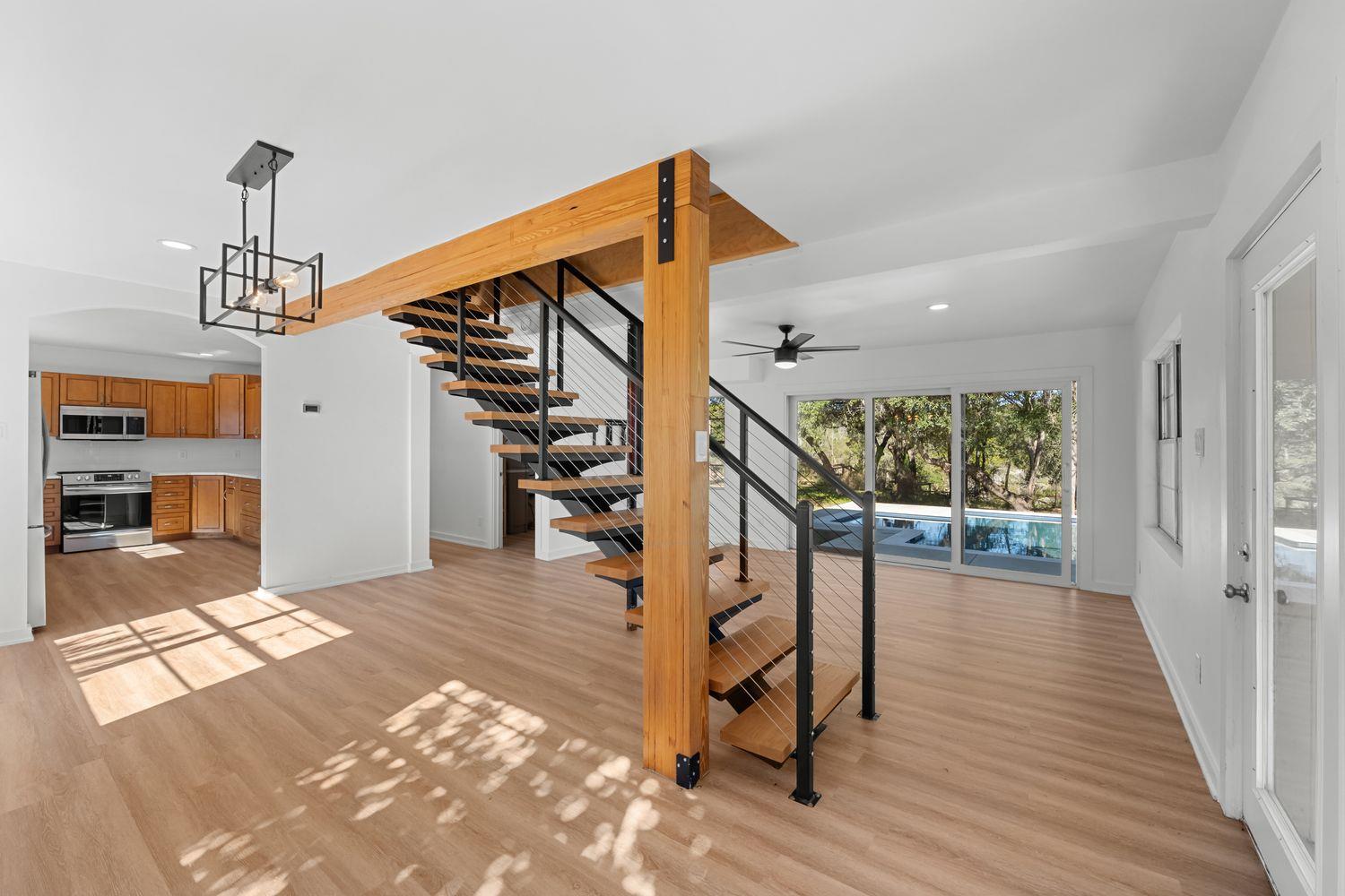 20204 Barnett Glenn Rd, Spicewood, TX 78669