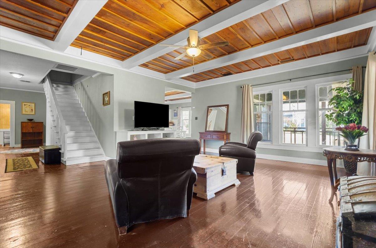 209 S Bowie St, Bartlett, TX 76511