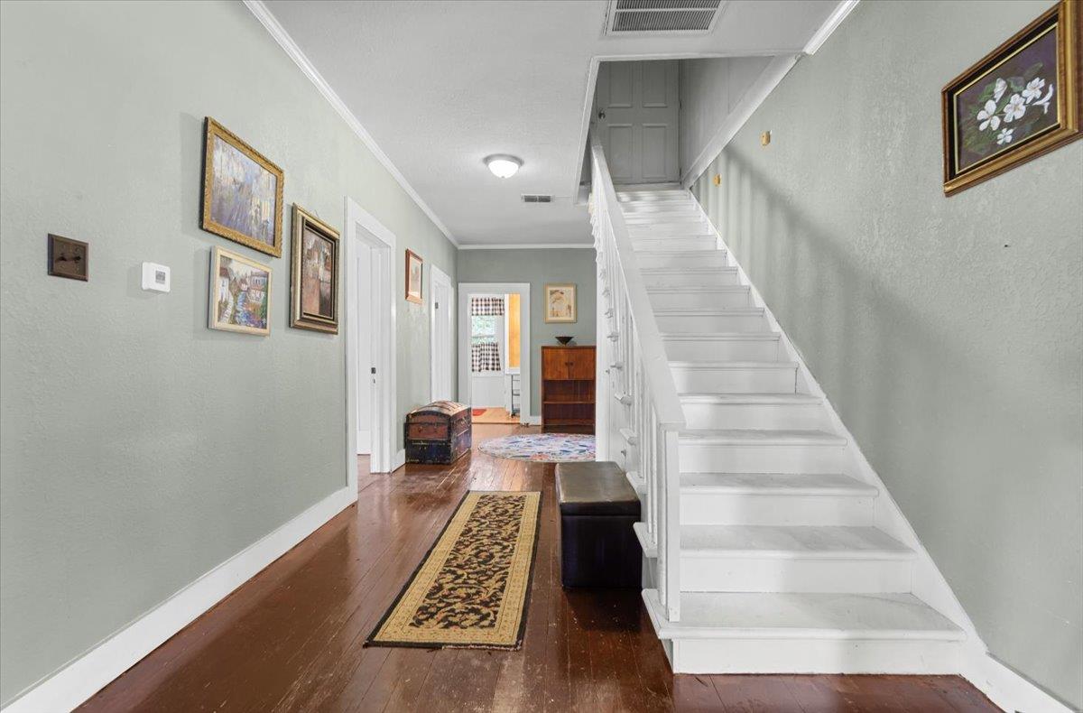 209 S Bowie St, Bartlett, TX 76511