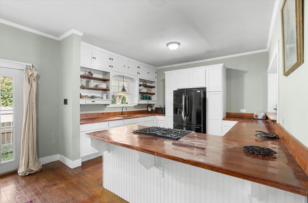 209 S Bowie St, Bartlett, TX 76511