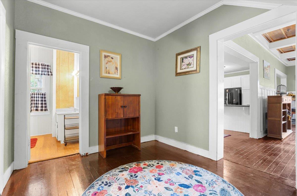 209 S Bowie St, Bartlett, TX 76511