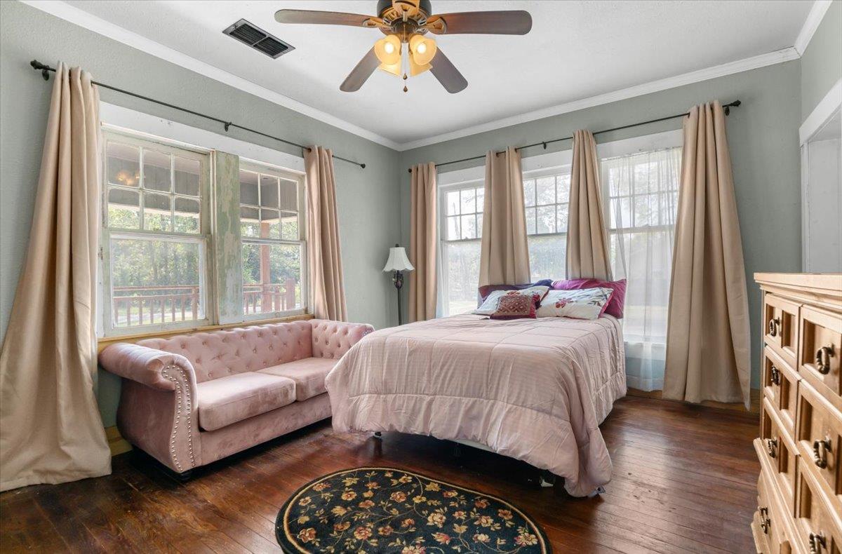 209 S Bowie St, Bartlett, TX 76511