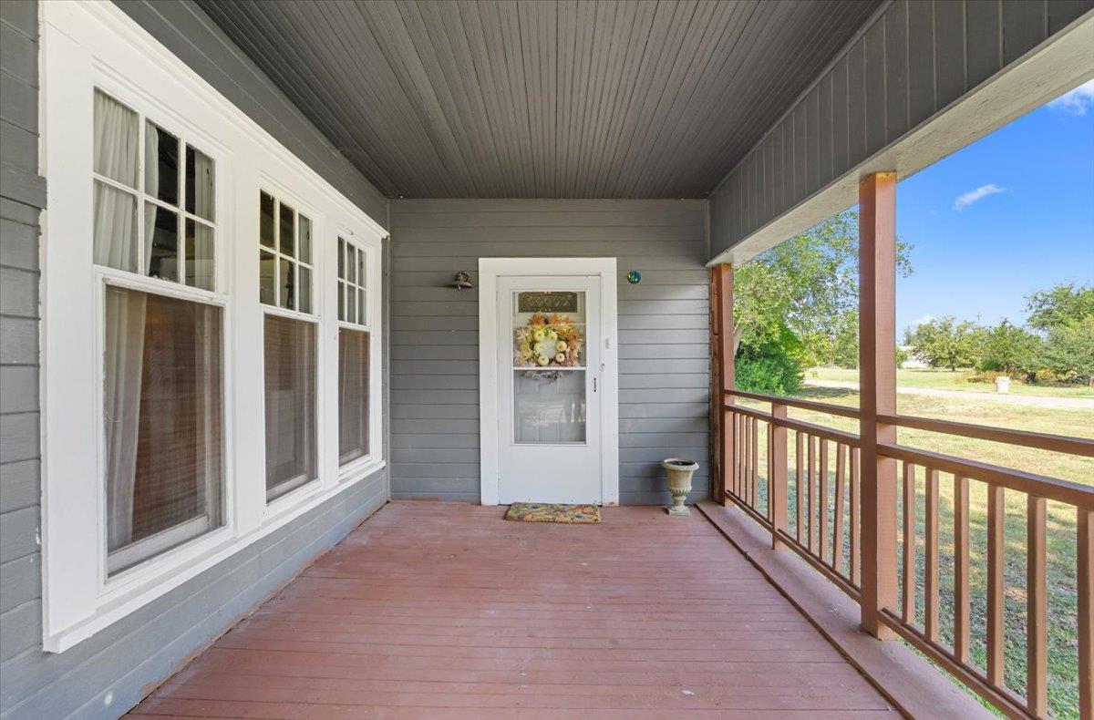 209 S Bowie St, Bartlett, TX 76511