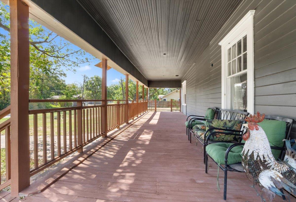 209 S Bowie St, Bartlett, TX 76511