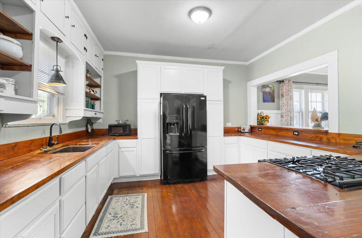 209 S Bowie St, Bartlett, TX 76511