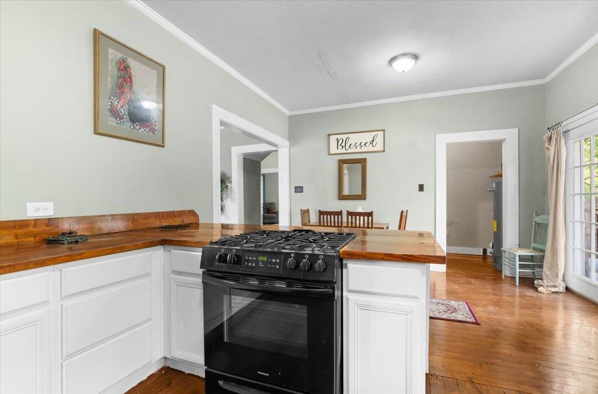 209 S Bowie St, Bartlett, TX 76511