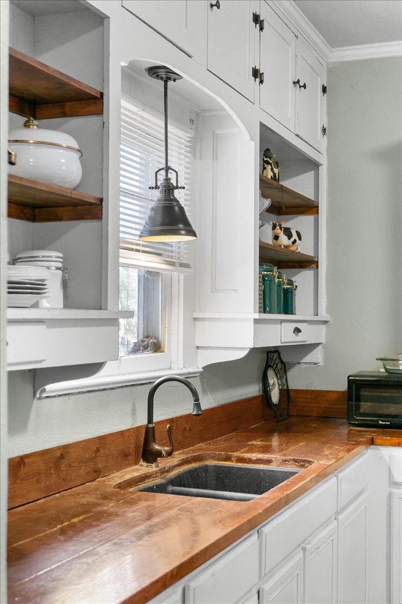 209 S Bowie St, Bartlett, TX 76511