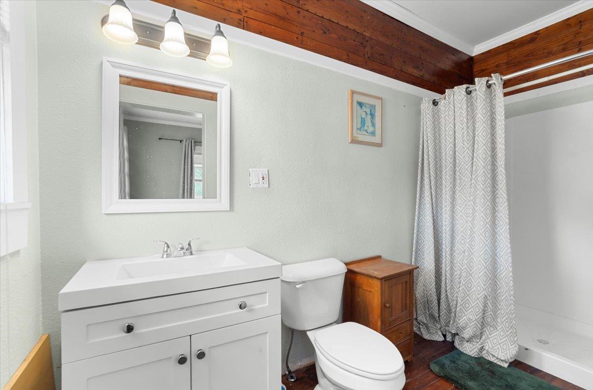 209 S Bowie St, Bartlett, TX 76511