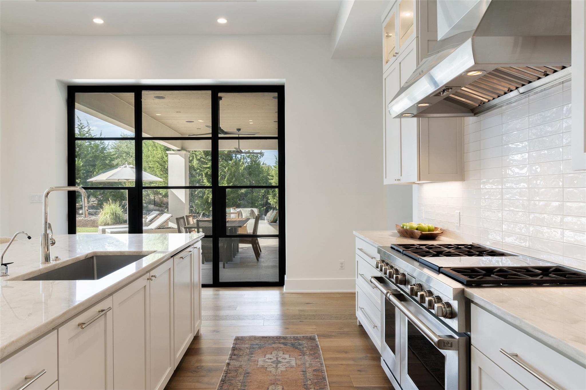 567 Delayne Dr, Austin, TX 78737