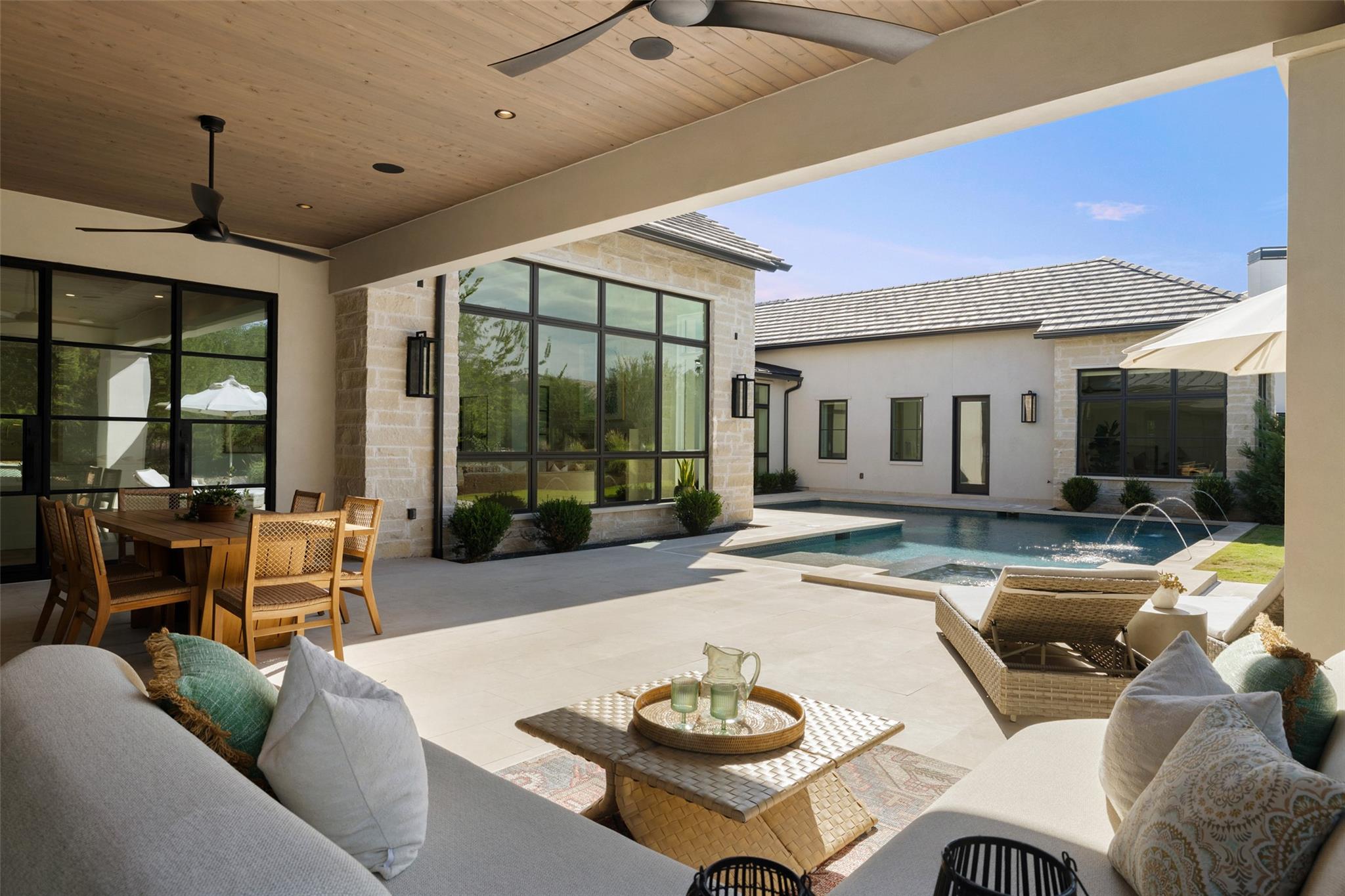 567 Delayne Dr, Austin, TX 78737