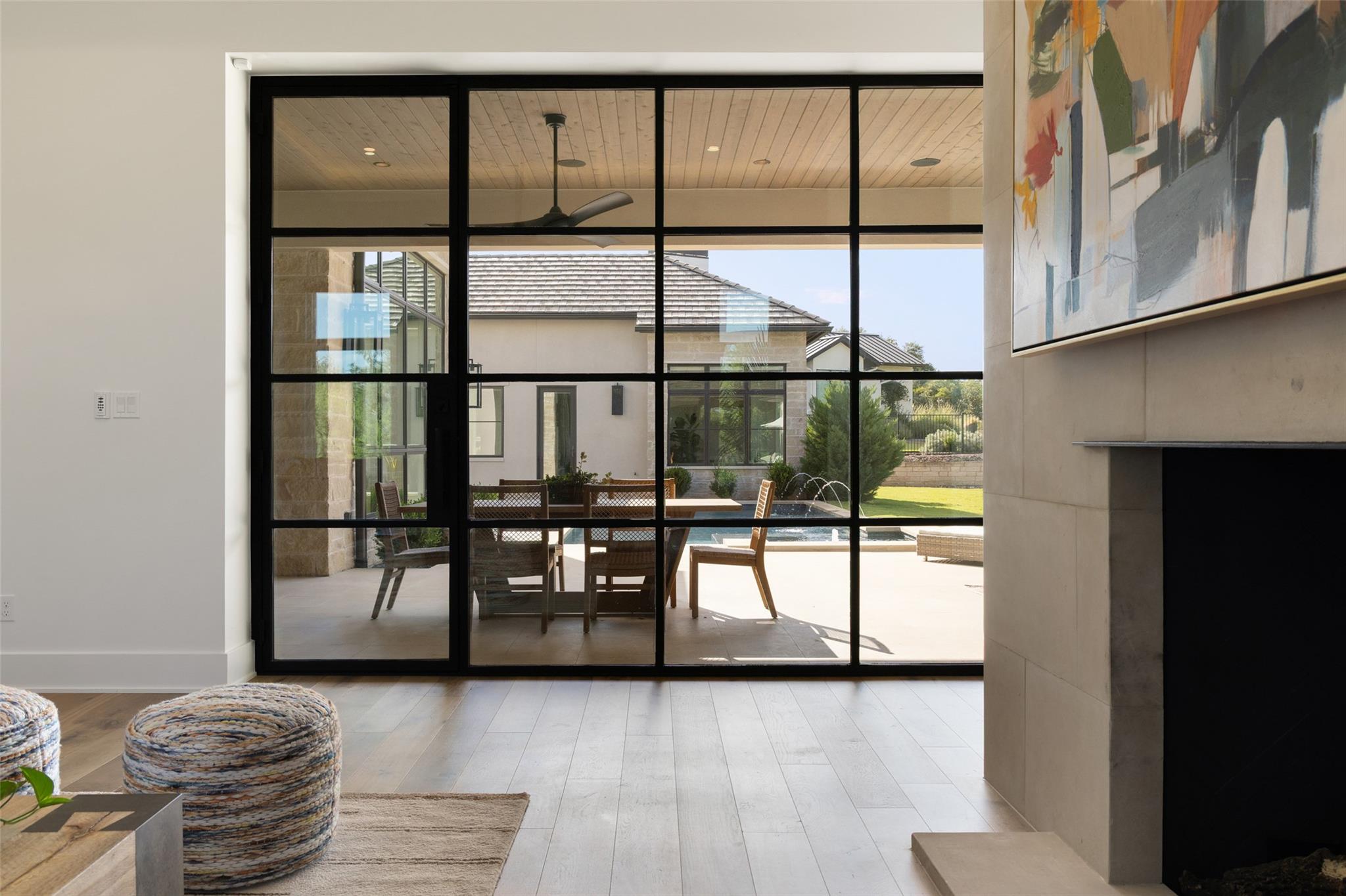 567 Delayne Dr, Austin, TX 78737