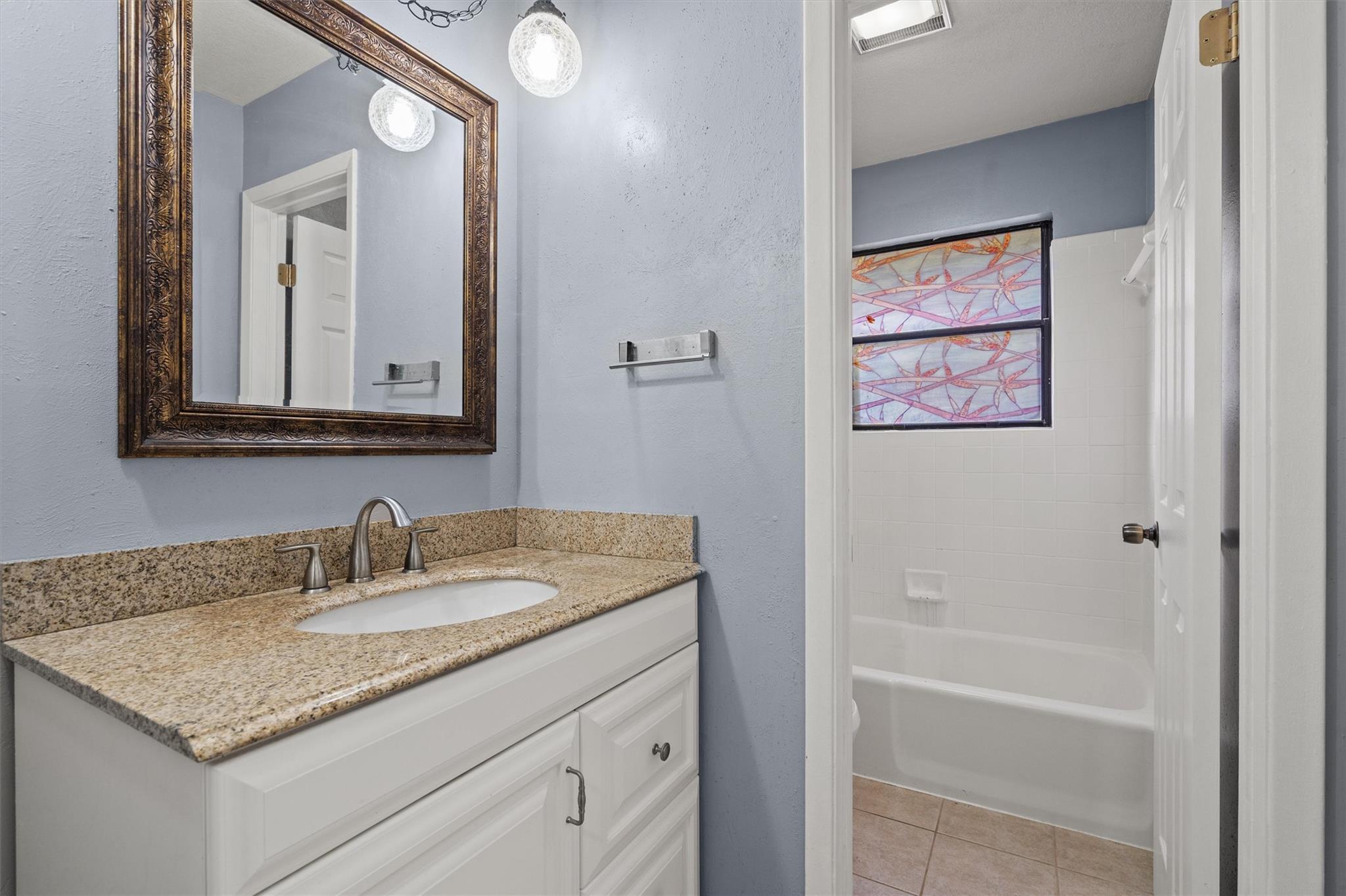 13108 Lamplight Village Ave, Austin, TX 78727