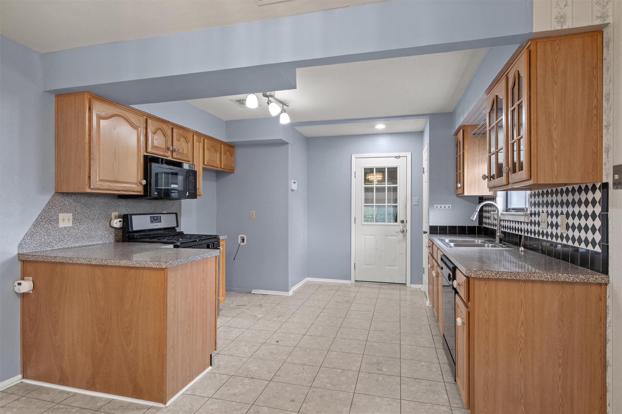 13108 Lamplight Village Ave, Austin, TX 78727