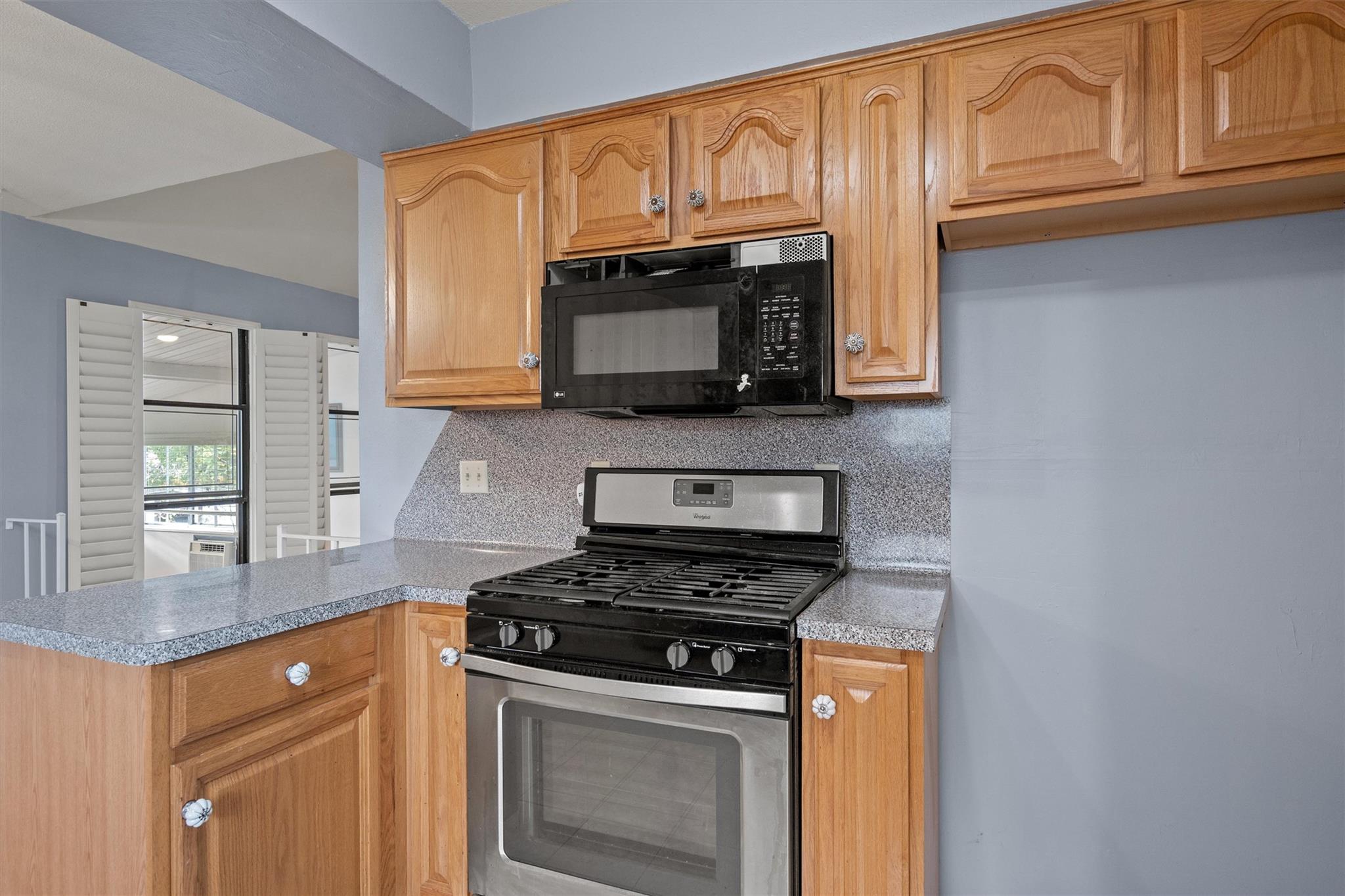 13108 Lamplight Village Ave, Austin, TX 78727