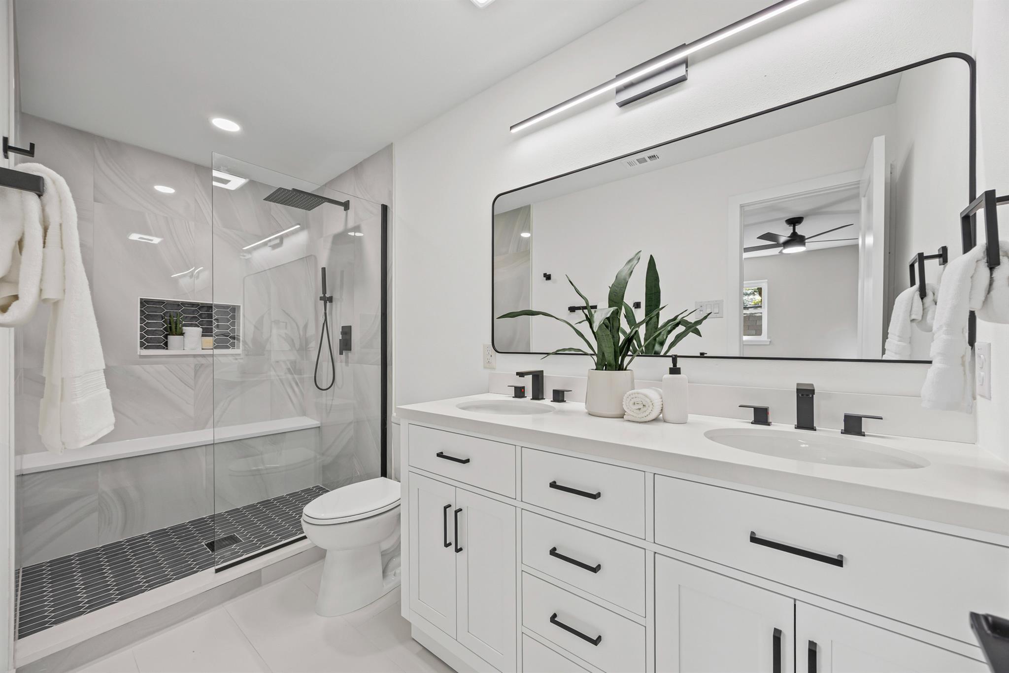 2007 Matthews Ln, Austin, TX 78745