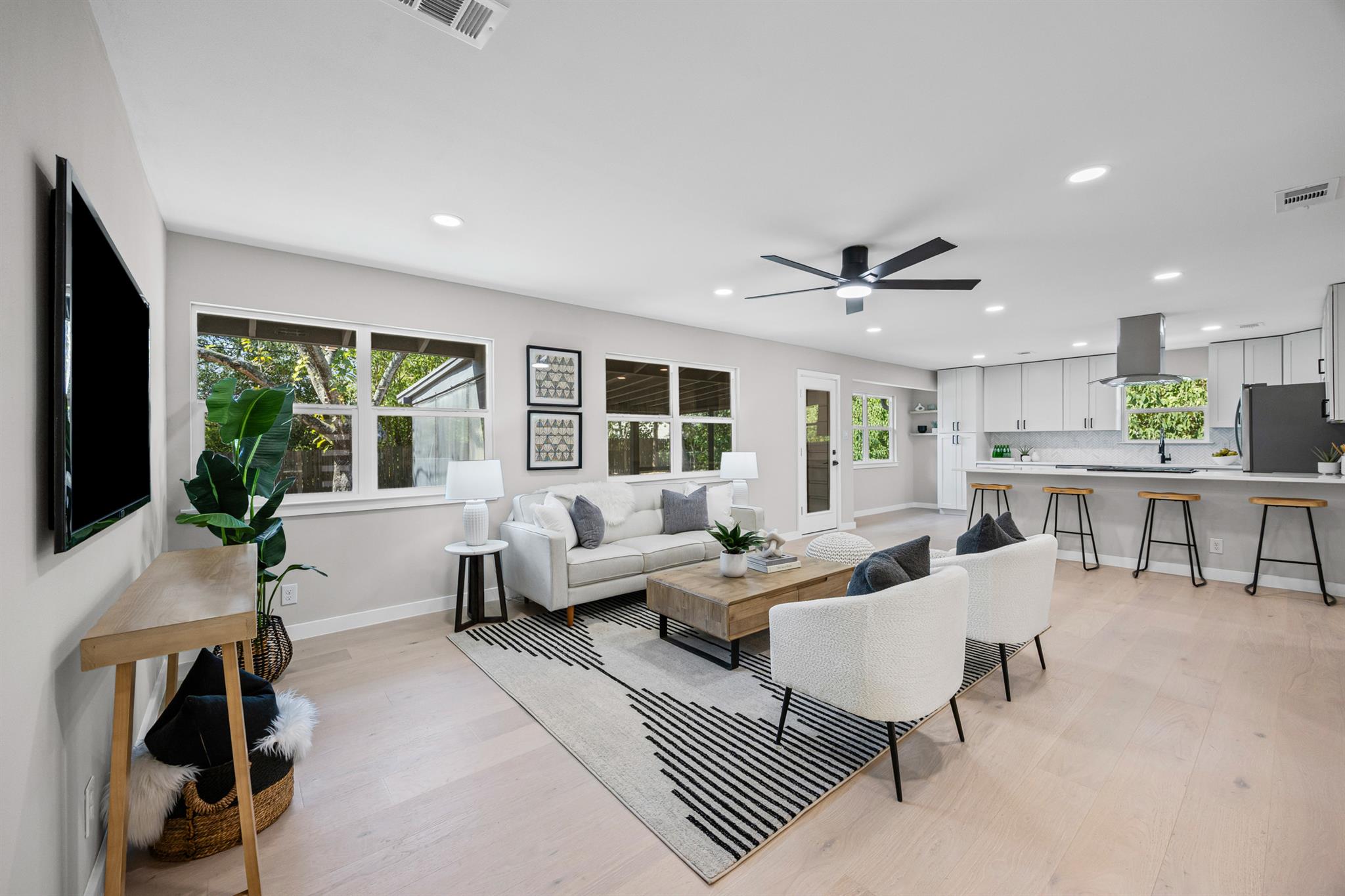 2007 Matthews Ln, Austin, TX 78745