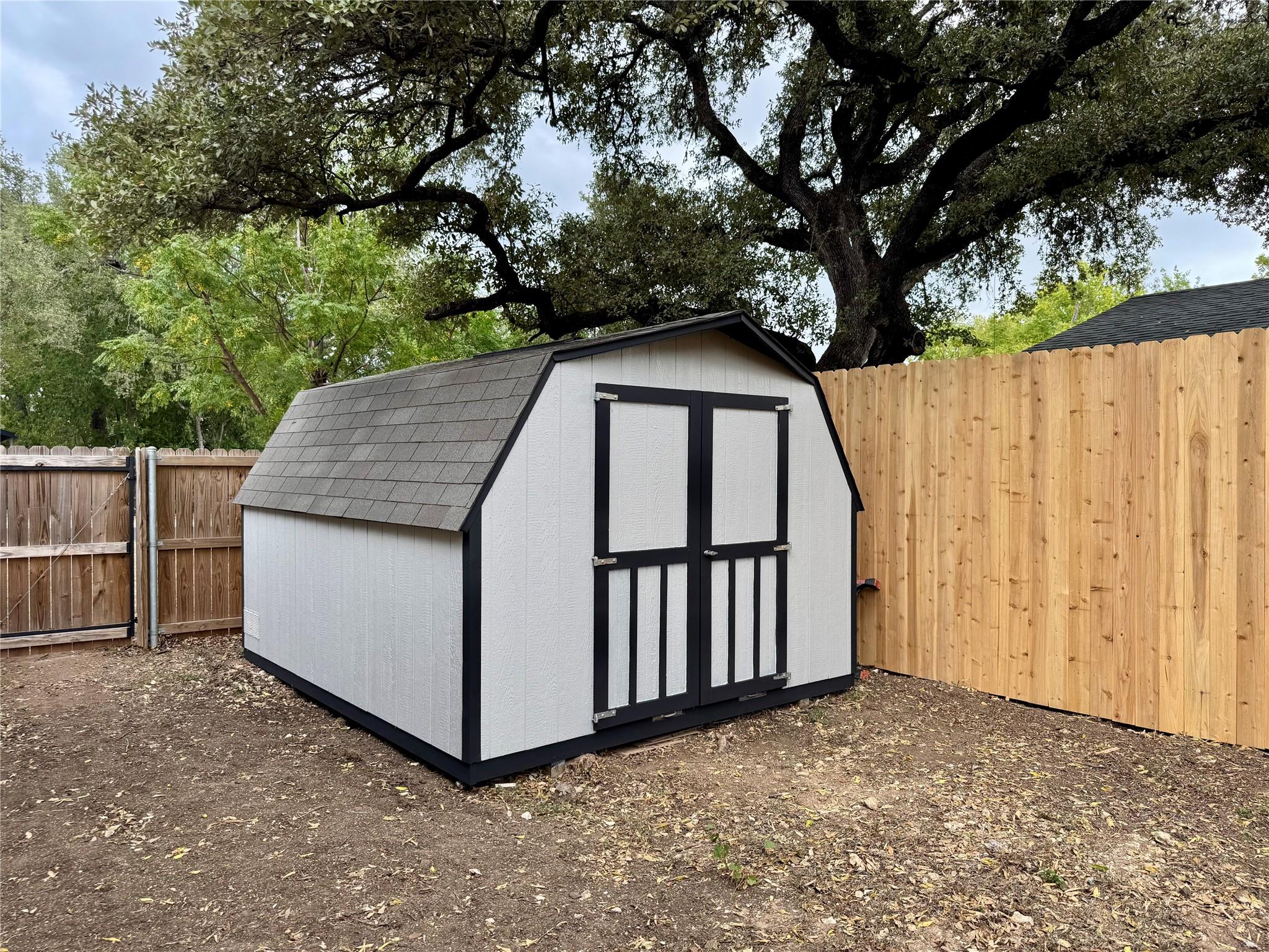 2007 Matthews Ln, Austin, TX 78745