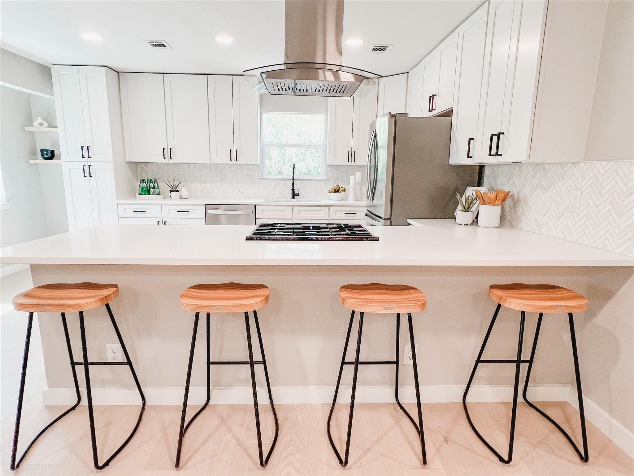 2007 Matthews Ln, Austin, TX 78745