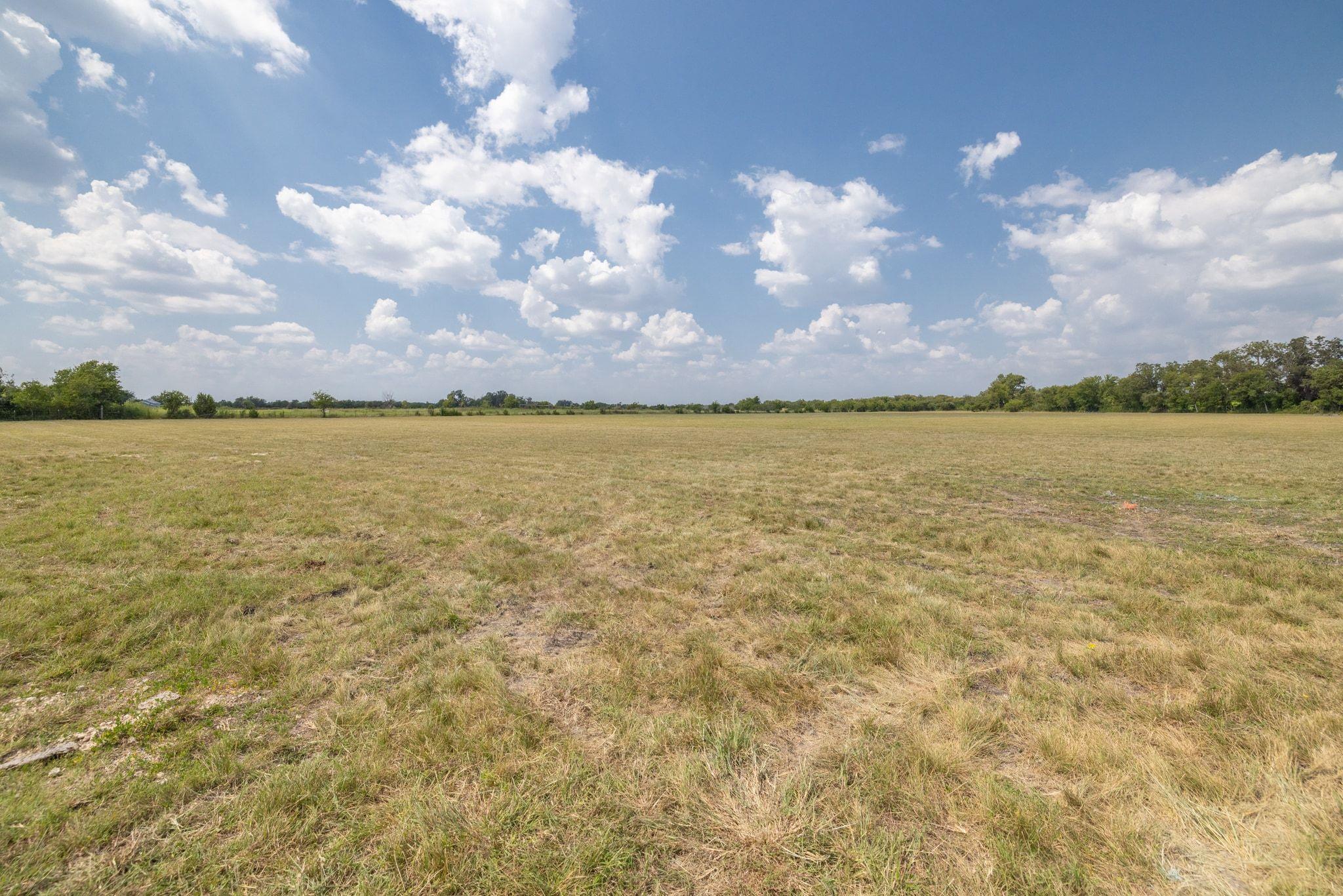 310 W Main St, Florence, TX 76527